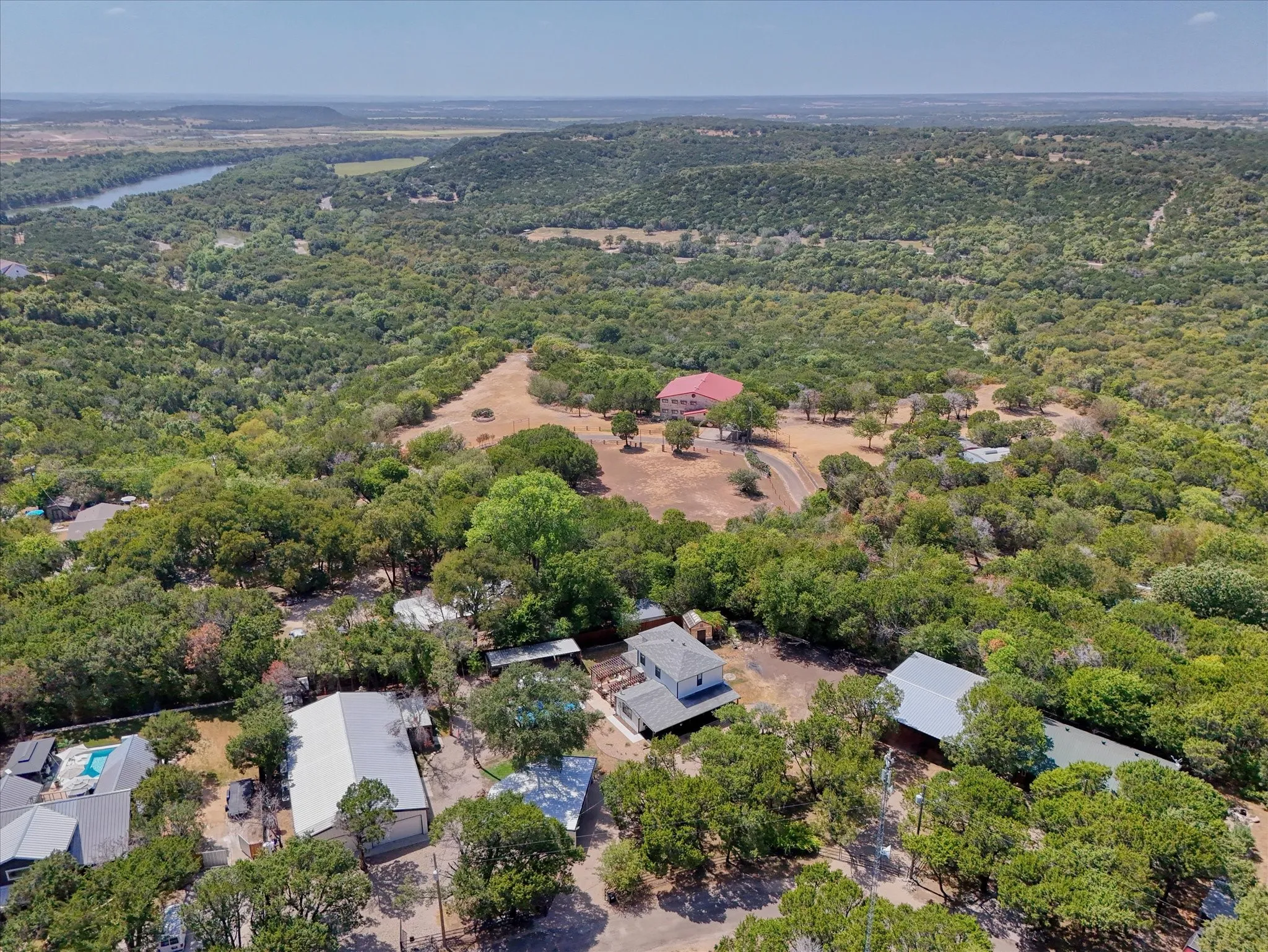 Brazos river only minutes away!!
