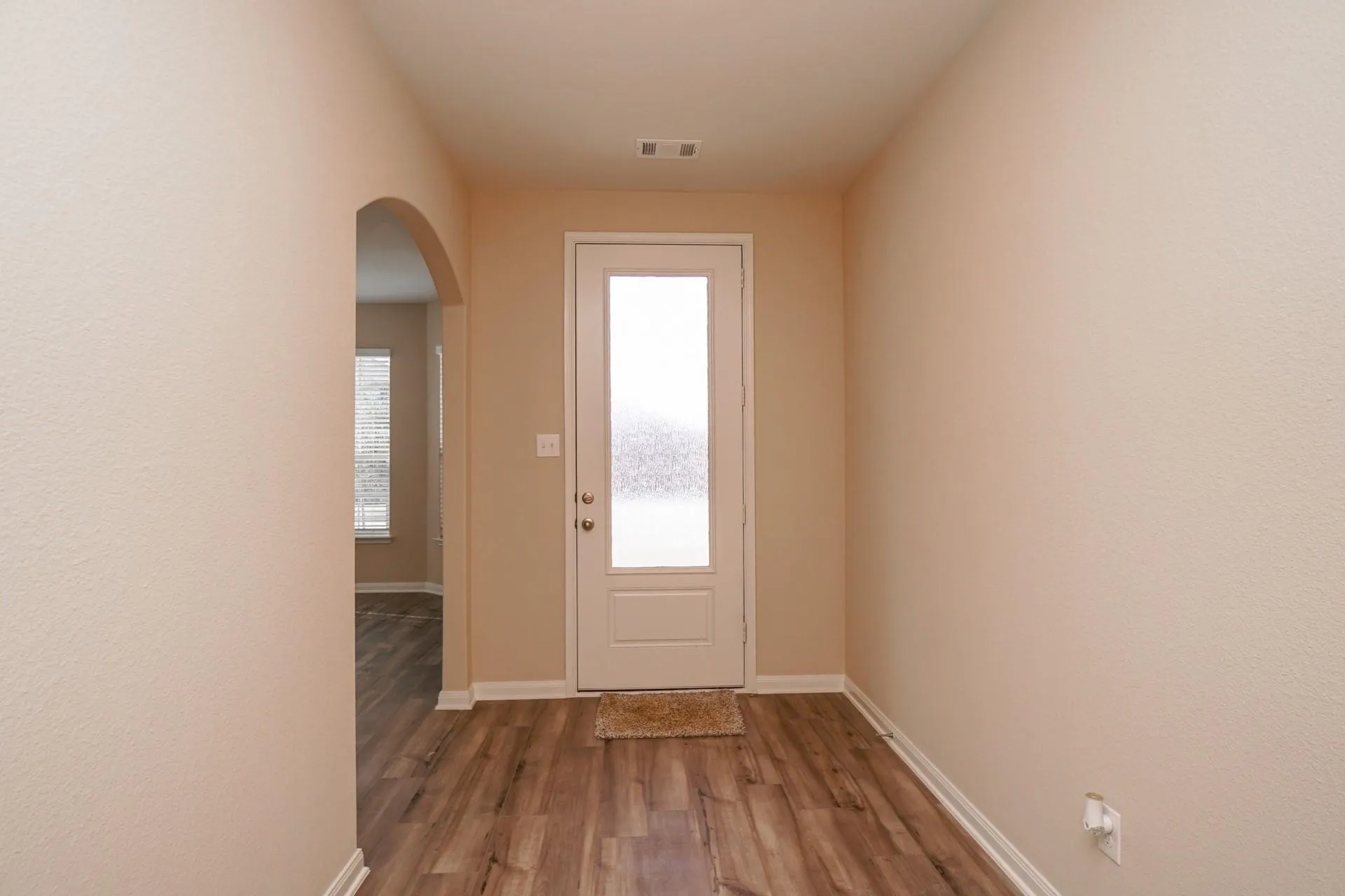 Single Family Residence For Rent in Denton County , 5404 Songbird Trail, Denton, Texas 76207, 3 Bedroom, 2 Bathroom, 2 Garage spaces, 2,000 Sqft, built in 2020, mls#21391054, Real Estate Agent in Denton, Homes For Rent in Denton county, Homes For Rent in Denton, Realtor in Denton Texas, Real Estate Brokerage Independent Realty Texas, Luminita Cordes Realtor
