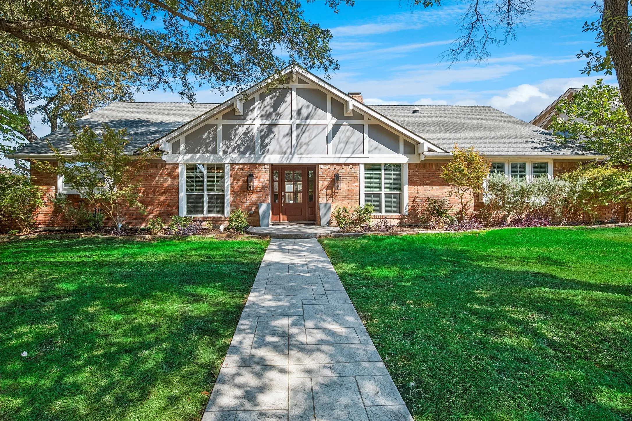 Affordably priced with many remodeled features in popular Highlands North neighborhood