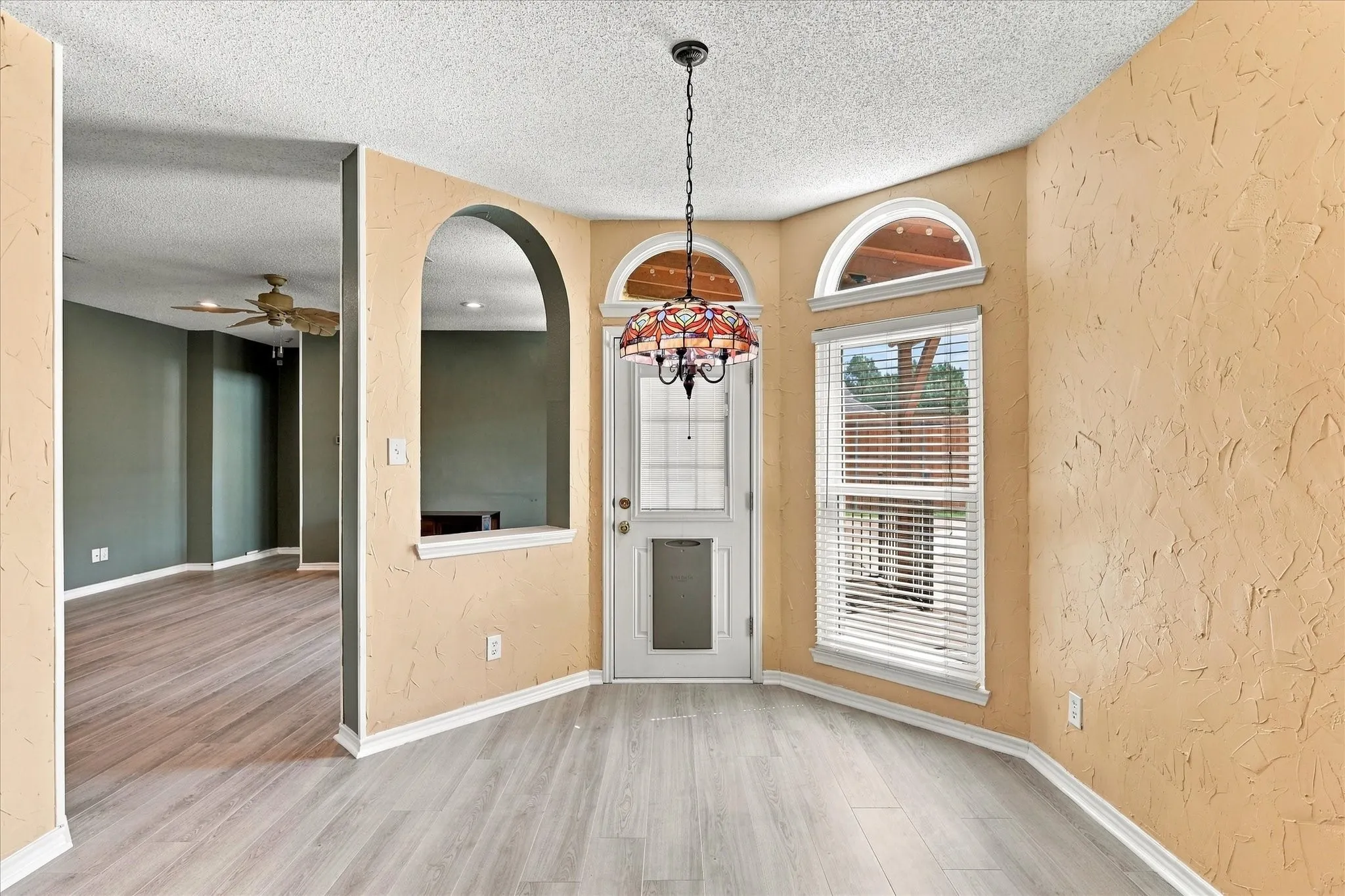 Single Family Residence For Sale in Dallas County , 8302 Brentwood Street, Rowlett, Texas 75088, 4 Bedroom, 3 Bathroom, 2 Garage spaces, 2,808 Sqft, built in 1990, mls#21387089, Real Estate Agent in Rowlett, Homes For Sale in Dallas county, Homes For Sale in Rowlett, Realtor in Rowlett Texas, Real Estate Brokerage Independent Realty Texas, Luminita Cordes Realtor
