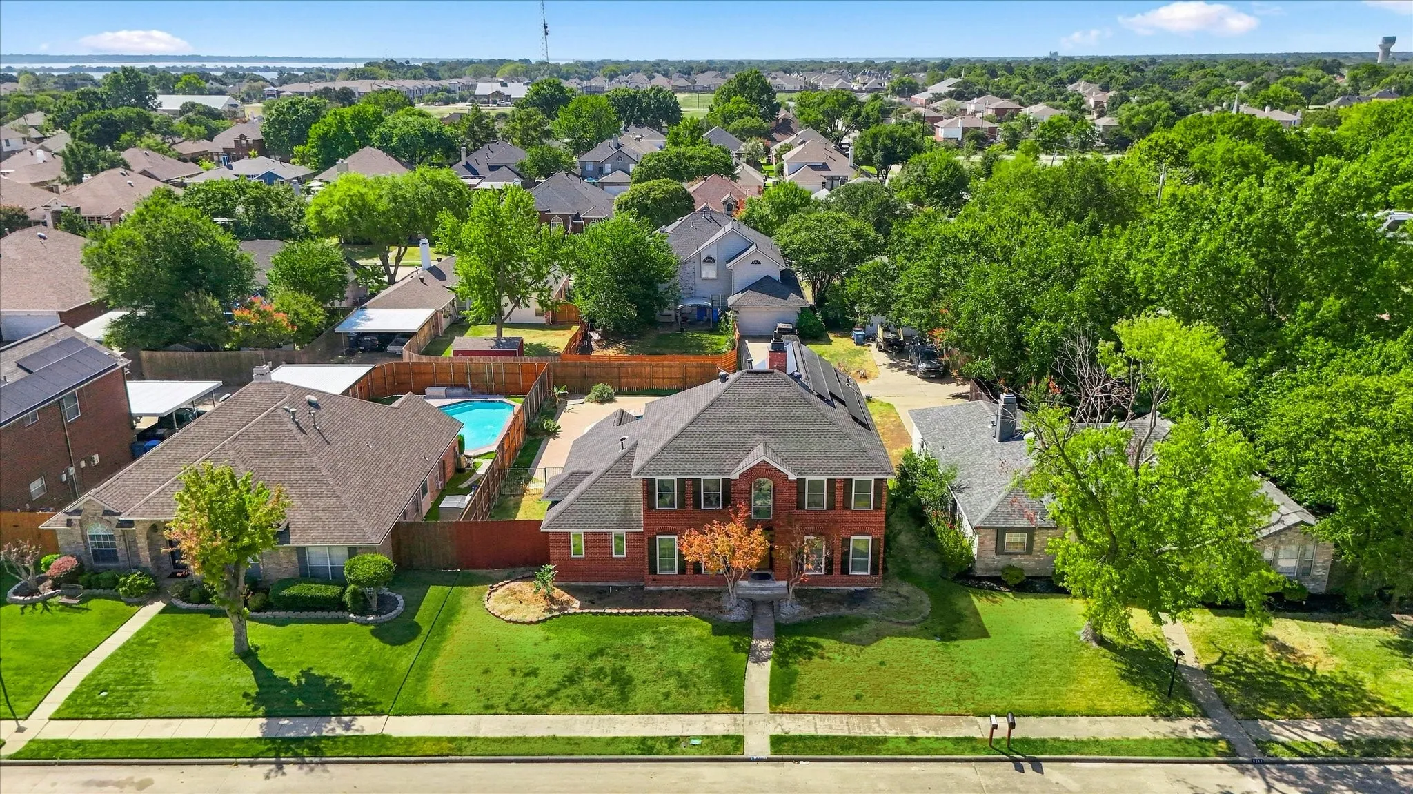 Single Family Residence For Sale in Dallas County , 8302 Brentwood Street, Rowlett, Texas 75088, 4 Bedroom, 3 Bathroom, 2 Garage spaces, 2,808 Sqft, built in 1990, mls#21387089, Real Estate Agent in Rowlett, Homes For Sale in Dallas county, Homes For Sale in Rowlett, Realtor in Rowlett Texas, Real Estate Brokerage Independent Realty Texas, Luminita Cordes Realtor