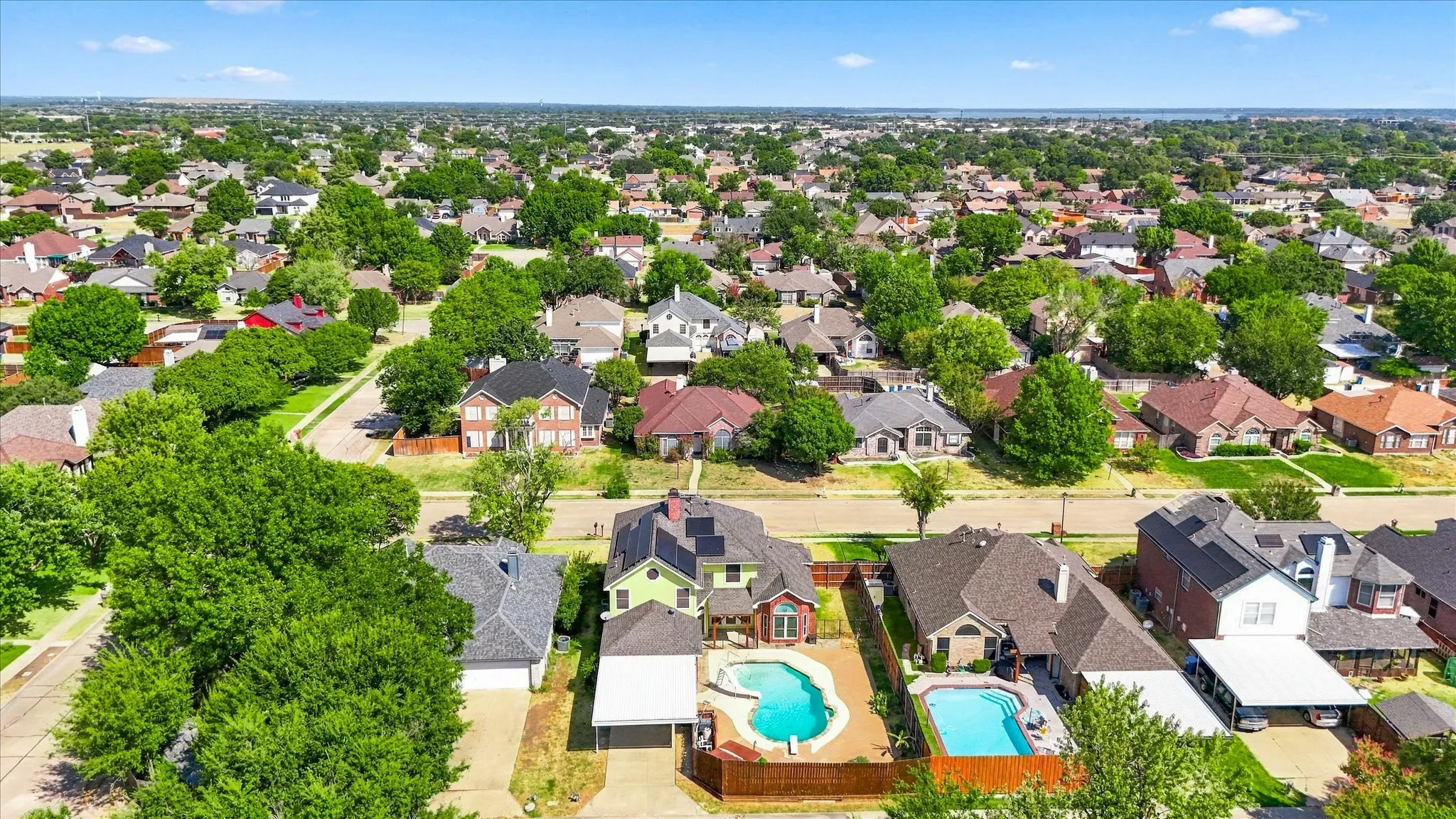 Single Family Residence For Sale in Dallas County , 8302 Brentwood Street, Rowlett, Texas 75088, 4 Bedroom, 3 Bathroom, 2 Garage spaces, 2,808 Sqft, built in 1990, mls#21387089, Real Estate Agent in Rowlett, Homes For Sale in Dallas county, Homes For Sale in Rowlett, Realtor in Rowlett Texas, Real Estate Brokerage Independent Realty Texas, Luminita Cordes Realtor