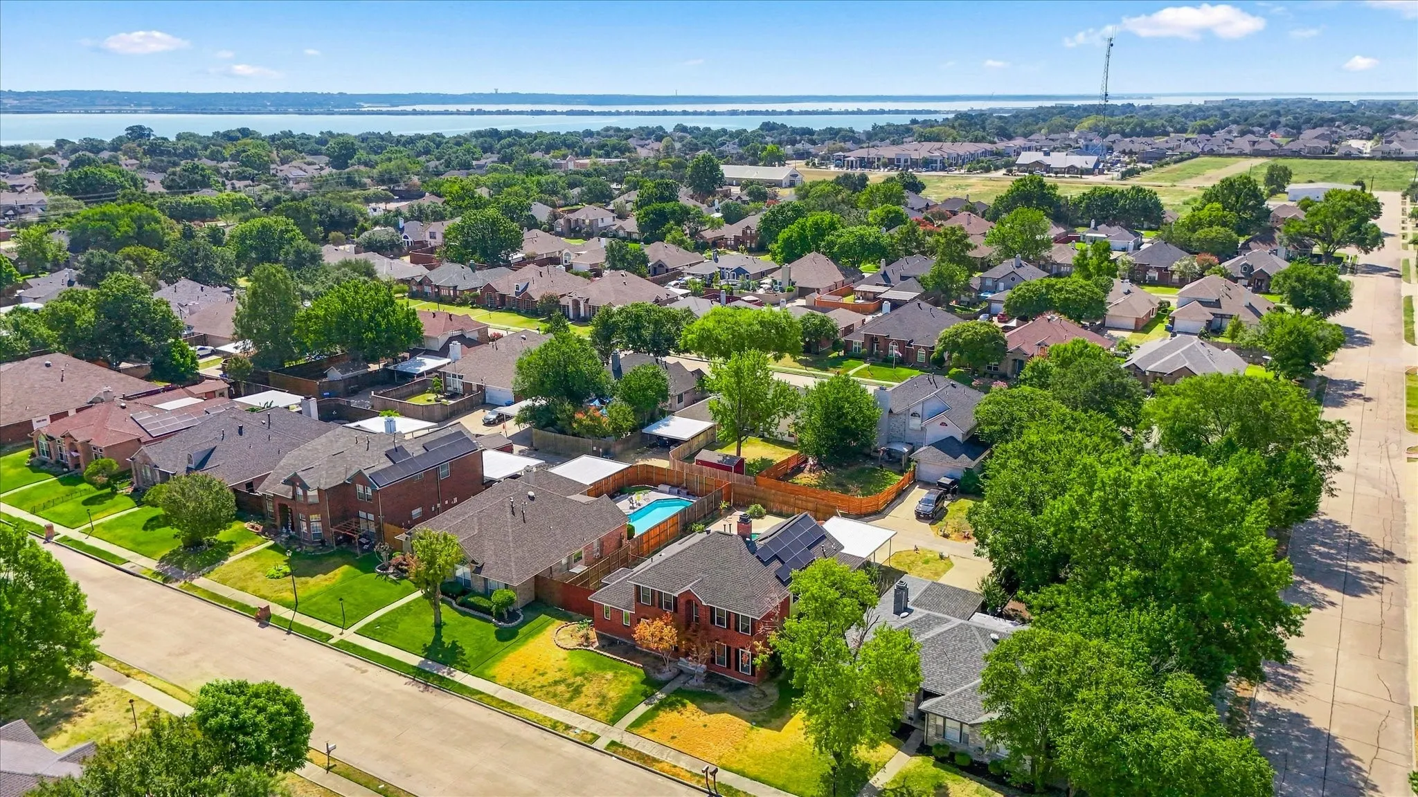 Single Family Residence For Sale in Dallas County , 8302 Brentwood Street, Rowlett, Texas 75088, 4 Bedroom, 3 Bathroom, 2 Garage spaces, 2,808 Sqft, built in 1990, mls#21387089, Real Estate Agent in Rowlett, Homes For Sale in Dallas county, Homes For Sale in Rowlett, Realtor in Rowlett Texas, Real Estate Brokerage Independent Realty Texas, Luminita Cordes Realtor