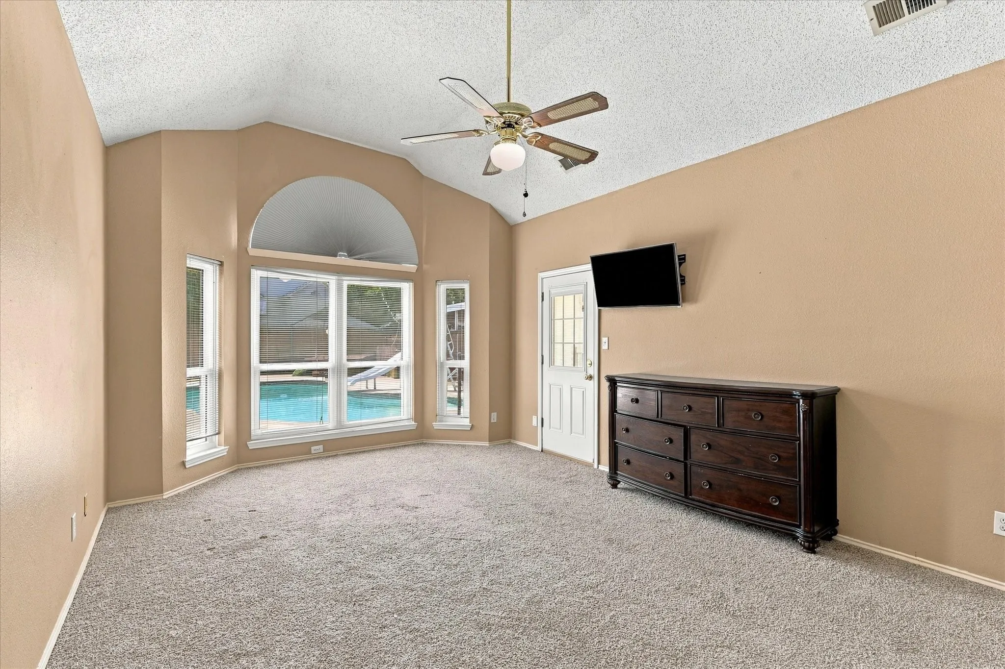 Single Family Residence For Sale in Dallas County , 8302 Brentwood Street, Rowlett, Texas 75088, 4 Bedroom, 3 Bathroom, 2 Garage spaces, 2,808 Sqft, built in 1990, mls#21387089, Real Estate Agent in Rowlett, Homes For Sale in Dallas county, Homes For Sale in Rowlett, Realtor in Rowlett Texas, Real Estate Brokerage Independent Realty Texas, Luminita Cordes Realtor
