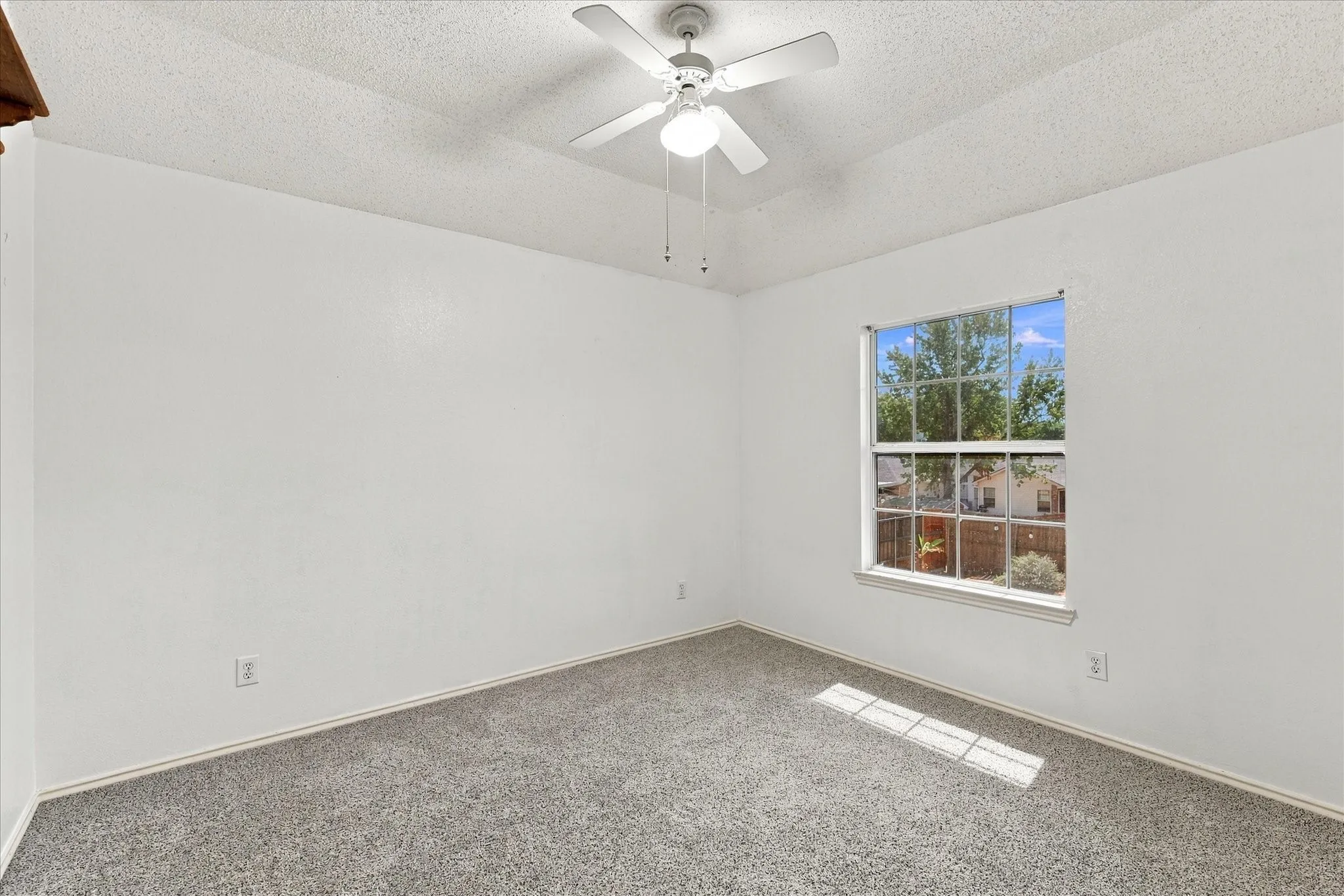 Single Family Residence For Sale in Dallas County , 8302 Brentwood Street, Rowlett, Texas 75088, 4 Bedroom, 3 Bathroom, 2 Garage spaces, 2,808 Sqft, built in 1990, mls#21387089, Real Estate Agent in Rowlett, Homes For Sale in Dallas county, Homes For Sale in Rowlett, Realtor in Rowlett Texas, Real Estate Brokerage Independent Realty Texas, Luminita Cordes Realtor