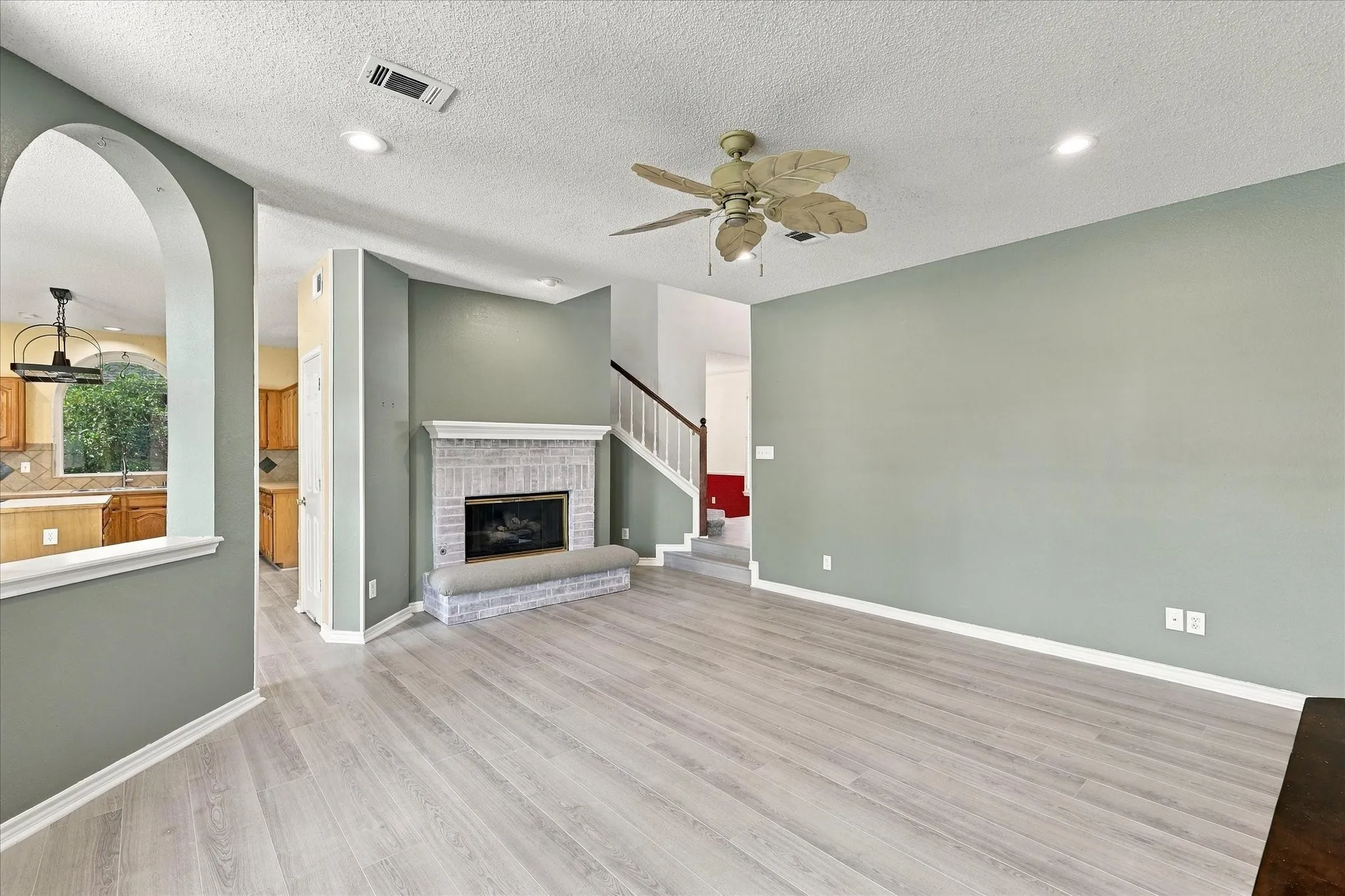 Single Family Residence For Sale in Dallas County , 8302 Brentwood Street, Rowlett, Texas 75088, 4 Bedroom, 3 Bathroom, 2 Garage spaces, 2,808 Sqft, built in 1990, mls#21387089, Real Estate Agent in Rowlett, Homes For Sale in Dallas county, Homes For Sale in Rowlett, Realtor in Rowlett Texas, Real Estate Brokerage Independent Realty Texas, Luminita Cordes Realtor