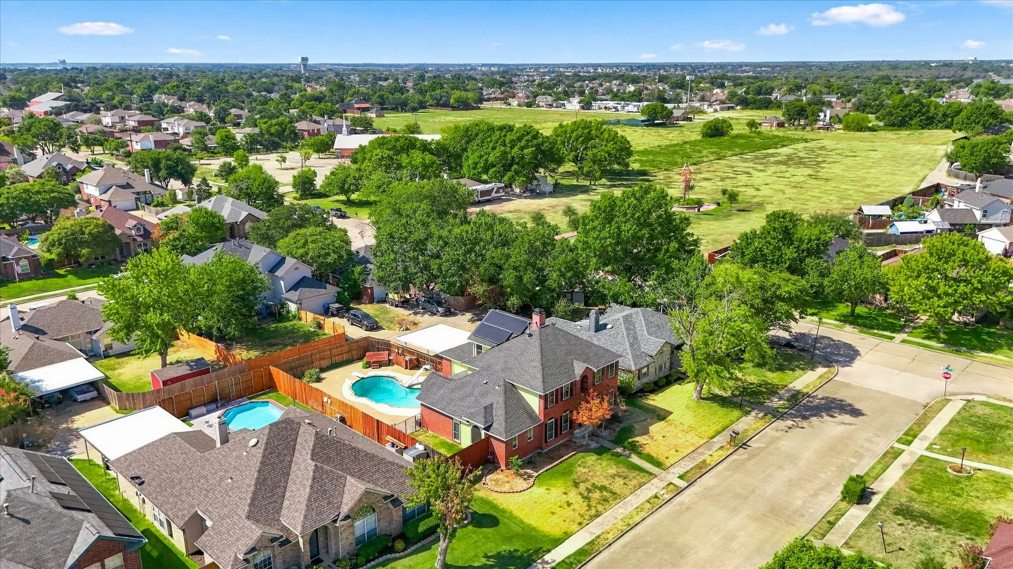 Single Family Residence For Sale in Dallas County , 8302 Brentwood Street, Rowlett, Texas 75088, 4 Bedroom, 3 Bathroom, 2 Garage spaces, 2,808 Sqft, built in 1990, mls#21387089, Real Estate Agent in Rowlett, Homes For Sale in Dallas county, Homes For Sale in Rowlett, Realtor in Rowlett Texas, Real Estate Brokerage Independent Realty Texas, Luminita Cordes Realtor