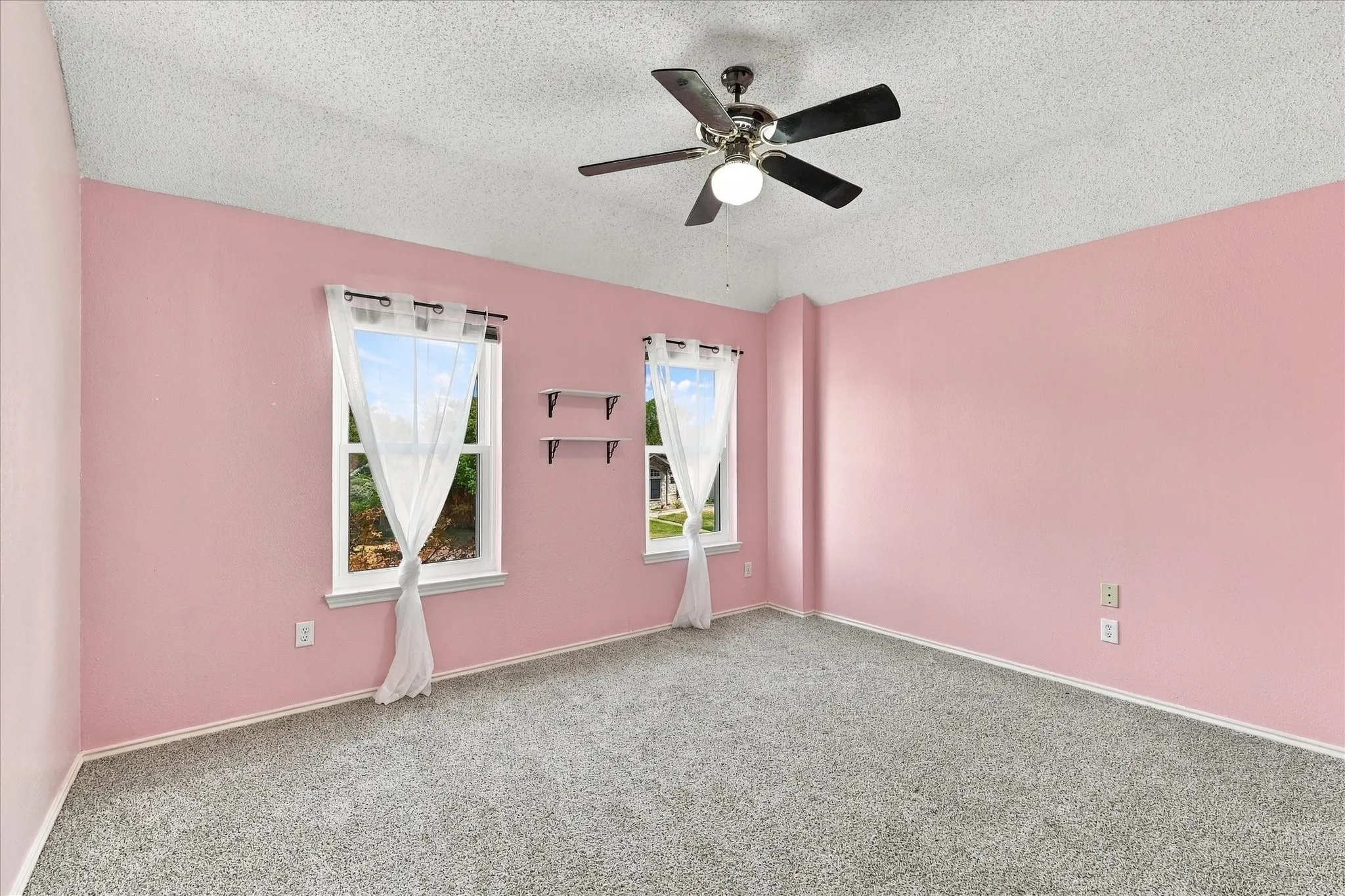 Single Family Residence For Sale in Dallas County , 8302 Brentwood Street, Rowlett, Texas 75088, 4 Bedroom, 3 Bathroom, 2 Garage spaces, 2,808 Sqft, built in 1990, mls#21387089, Real Estate Agent in Rowlett, Homes For Sale in Dallas county, Homes For Sale in Rowlett, Realtor in Rowlett Texas, Real Estate Brokerage Independent Realty Texas, Luminita Cordes Realtor