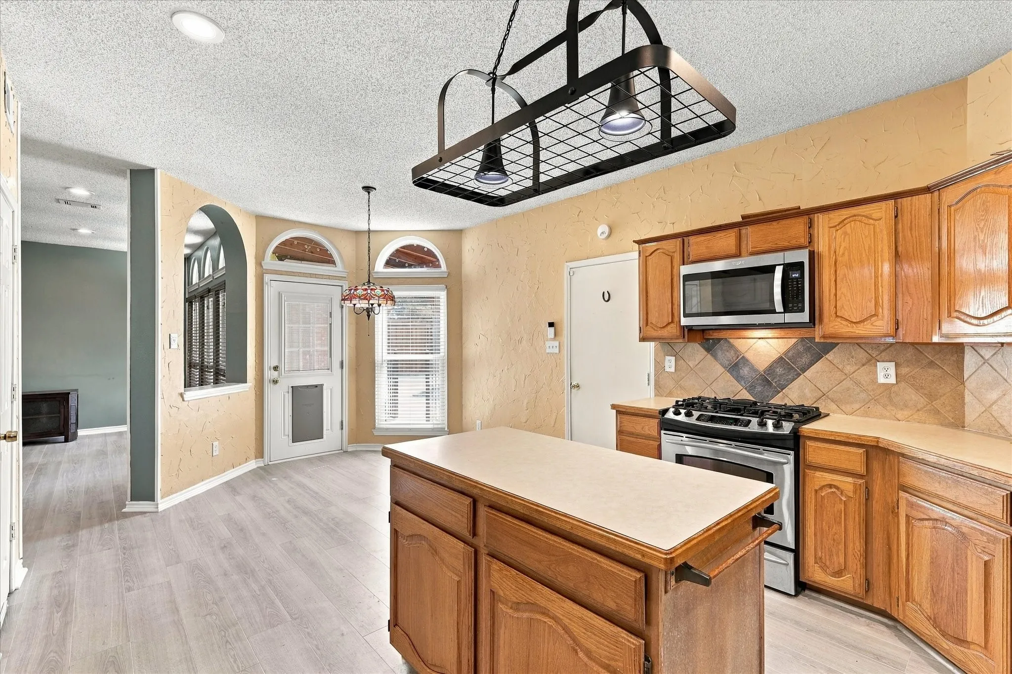 Single Family Residence For Sale in Dallas County , 8302 Brentwood Street, Rowlett, Texas 75088, 4 Bedroom, 3 Bathroom, 2 Garage spaces, 2,808 Sqft, built in 1990, mls#21387089, Real Estate Agent in Rowlett, Homes For Sale in Dallas county, Homes For Sale in Rowlett, Realtor in Rowlett Texas, Real Estate Brokerage Independent Realty Texas, Luminita Cordes Realtor