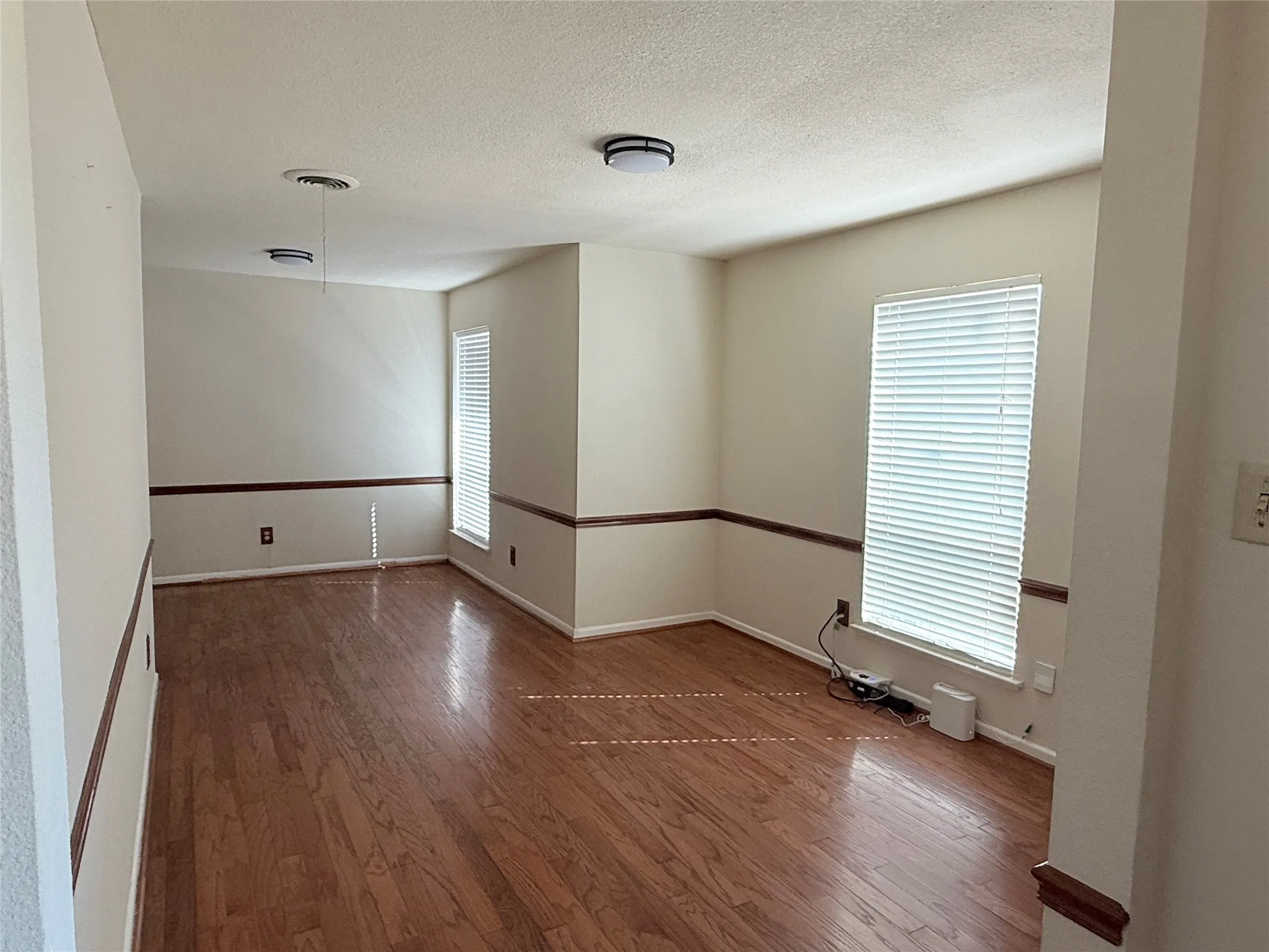 Single Family Residence For Rent in Dallas County , 3467 Goldendale Drive, Farmers Branch, Texas 75234, 3 Bedroom, 2 Bathroom, 2 Garage spaces, 1,488 Sqft, built in 1960, mls#21389791, Real Estate Agent in Farmers Branch, Homes For Rent in Dallas county, Homes For Rent in Farmers Branch, Realtor in Farmers Branch Texas, Real Estate Brokerage Independent Realty Texas, Luminita Cordes Realtor