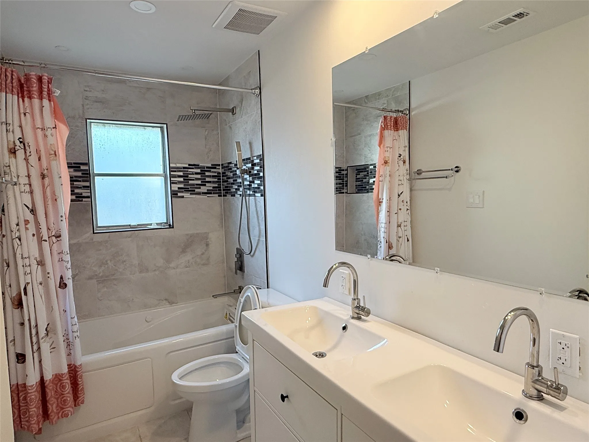 Single Family Residence For Rent in Dallas County , 3467 Goldendale Drive, Farmers Branch, Texas 75234, 3 Bedroom, 2 Bathroom, 2 Garage spaces, 1,488 Sqft, built in 1960, mls#21389791, Real Estate Agent in Farmers Branch, Homes For Rent in Dallas county, Homes For Rent in Farmers Branch, Realtor in Farmers Branch Texas, Real Estate Brokerage Independent Realty Texas, Luminita Cordes Realtor