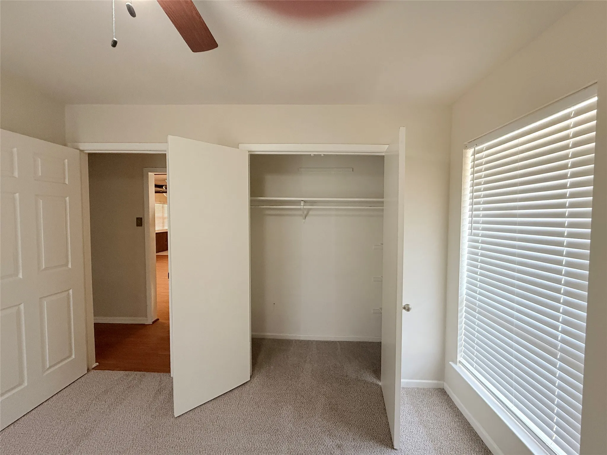 Single Family Residence For Rent in Dallas County , 3467 Goldendale Drive, Farmers Branch, Texas 75234, 3 Bedroom, 2 Bathroom, 2 Garage spaces, 1,488 Sqft, built in 1960, mls#21389791, Real Estate Agent in Farmers Branch, Homes For Rent in Dallas county, Homes For Rent in Farmers Branch, Realtor in Farmers Branch Texas, Real Estate Brokerage Independent Realty Texas, Luminita Cordes Realtor