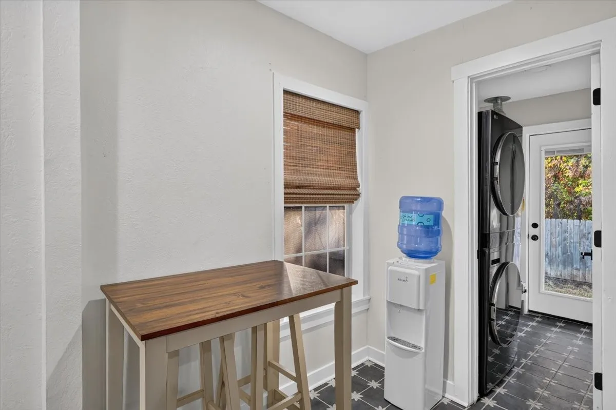 Single Family Residence For Sale in Erath County , 1090 Counts Street, Stephenville, Texas 76401, 2 Bedroom, 1 Bathroom, Garage spaces, 990 Sqft, built in 1940, mls#21390577, Real Estate Agent in Stephenville, Homes For Sale in Erath county, Homes For Sale in Stephenville, Realtor in Stephenville Texas, Real Estate Brokerage Independent Realty Texas, Luminita Cordes Realtor