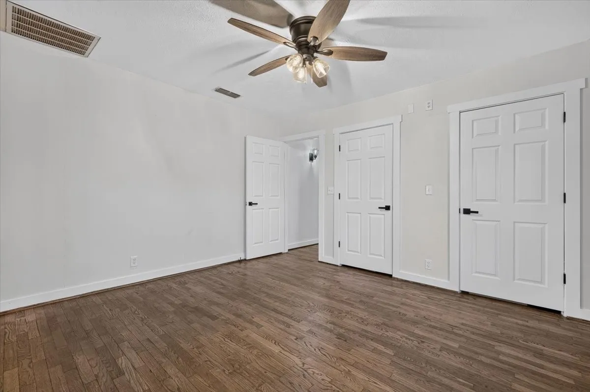 Single Family Residence For Sale in Erath County , 1090 Counts Street, Stephenville, Texas 76401, 2 Bedroom, 1 Bathroom, Garage spaces, 990 Sqft, built in 1940, mls#21390577, Real Estate Agent in Stephenville, Homes For Sale in Erath county, Homes For Sale in Stephenville, Realtor in Stephenville Texas, Real Estate Brokerage Independent Realty Texas, Luminita Cordes Realtor