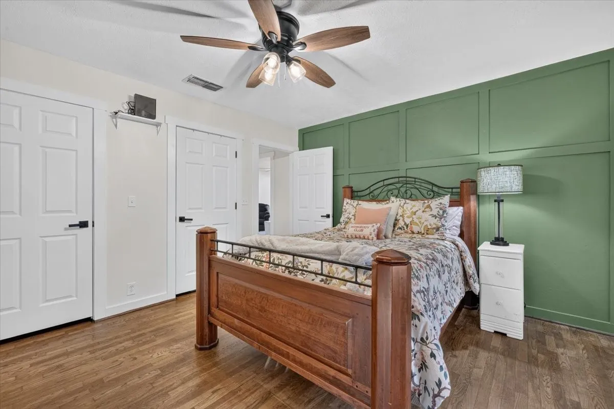 Single Family Residence For Sale in Erath County , 1090 Counts Street, Stephenville, Texas 76401, 2 Bedroom, 1 Bathroom, Garage spaces, 990 Sqft, built in 1940, mls#21390577, Real Estate Agent in Stephenville, Homes For Sale in Erath county, Homes For Sale in Stephenville, Realtor in Stephenville Texas, Real Estate Brokerage Independent Realty Texas, Luminita Cordes Realtor
