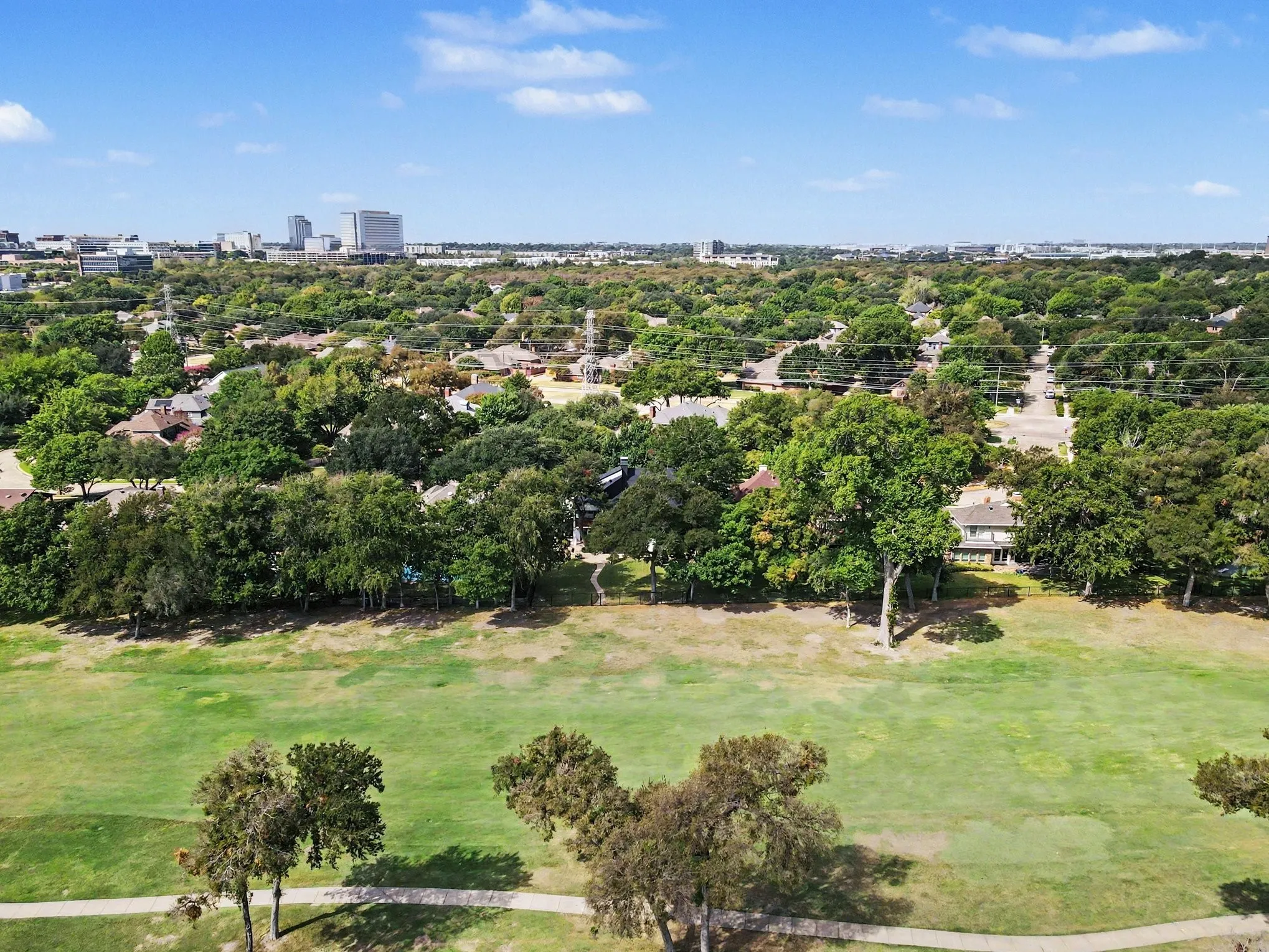 Single Family Residence For Sale in Collin County , 2902 Ambleside Lane, Richardson, Texas 75082, 4 Bedroom, 4 Bathroom, 2 Garage spaces, 3,605 Sqft, built in 1984, mls#21388518, Real Estate Agent in Richardson, Homes For Sale in Collin county, Homes For Sale in Richardson, Realtor in Richardson Texas, Real Estate Brokerage Independent Realty Texas, Luminita Cordes Realtor