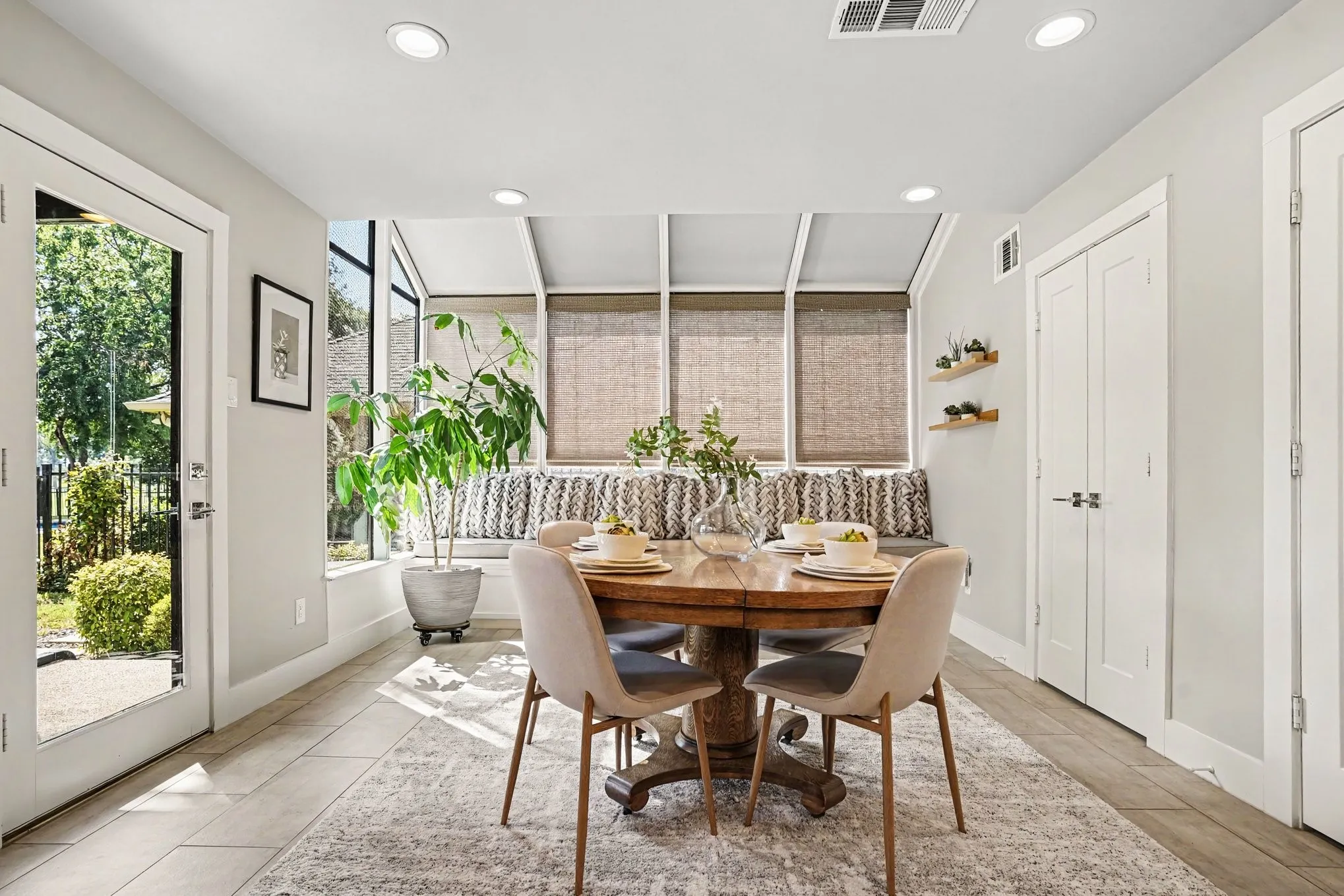 Breakfast room with walk-in pantry