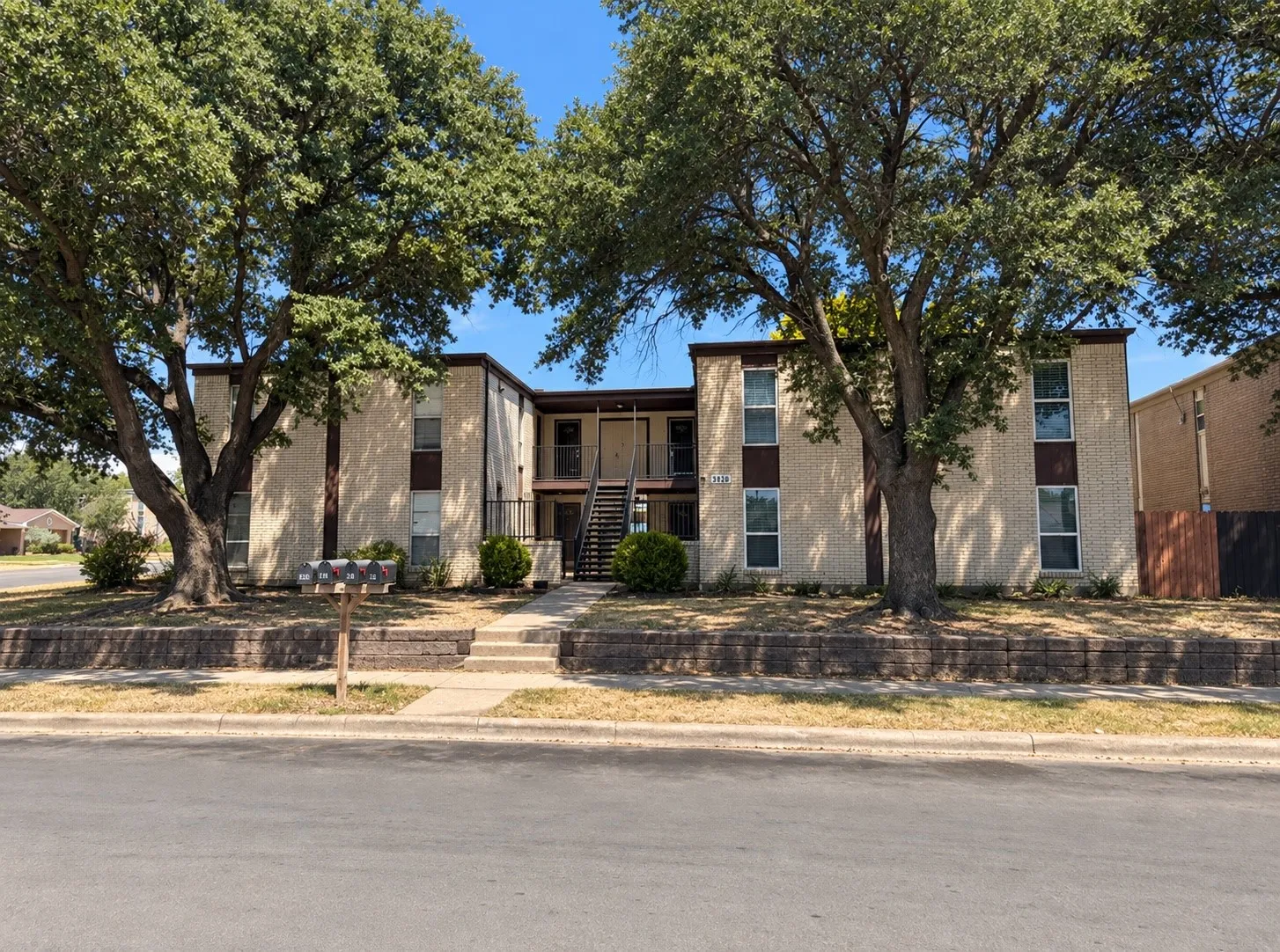 Quadruplex For Sale in Tarrant County , 3828 Cibolo Drive, Fort Worth, Texas 76133, 8 Bedroom, 4 Bathroom, Garage spaces, 0 Sqft, built in 1971, mls#21384822, Real Estate Agent in Fort Worth, Homes For Sale in Tarrant county, Homes For Sale in Fort Worth, Realtor in Fort Worth Texas, Real Estate Brokerage Independent Realty Texas, Luminita Cordes Realtor