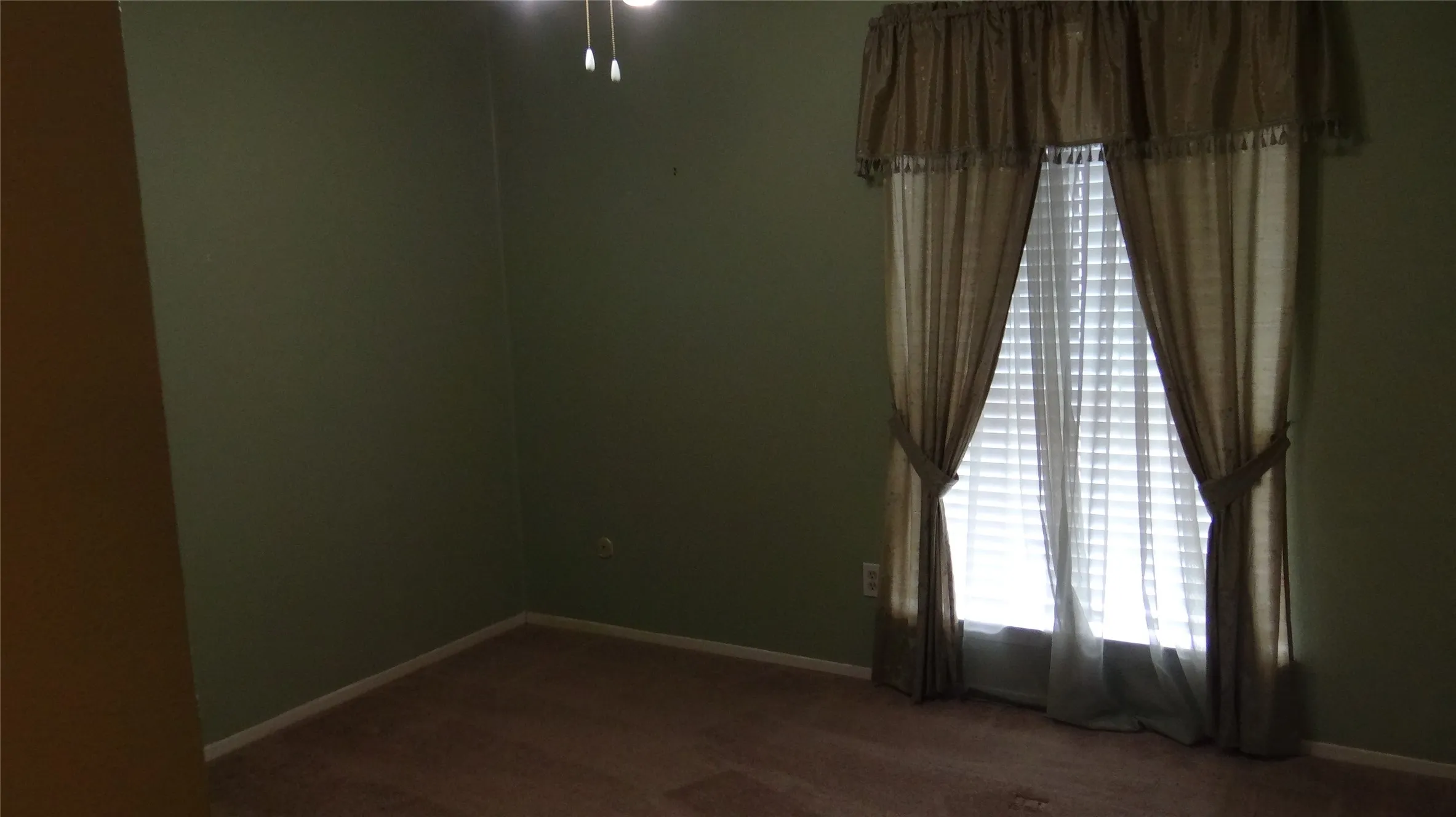 Single Family Residence For Sale in Denton County , 2107 Bordeaux Drive, Carrollton, Texas 75007, 3 Bedroom, 2 Bathroom, 2 Garage spaces, 1,333 Sqft, built in 1972, mls#21391044, Real Estate Agent in Carrollton, Homes For Sale in Denton county, Homes For Sale in Carrollton, Realtor in Carrollton Texas, Real Estate Brokerage Independent Realty Texas, Luminita Cordes Realtor
