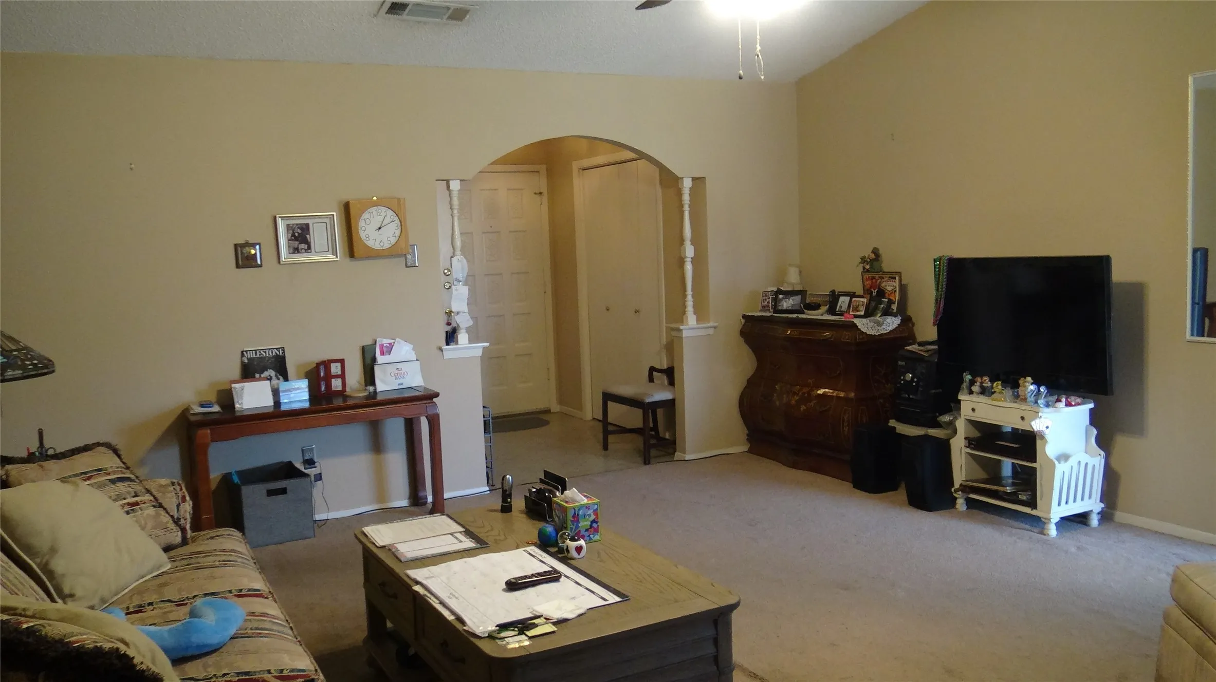 Single Family Residence For Sale in Denton County , 2107 Bordeaux Drive, Carrollton, Texas 75007, 3 Bedroom, 2 Bathroom, 2 Garage spaces, 1,333 Sqft, built in 1972, mls#21391044, Real Estate Agent in Carrollton, Homes For Sale in Denton county, Homes For Sale in Carrollton, Realtor in Carrollton Texas, Real Estate Brokerage Independent Realty Texas, Luminita Cordes Realtor