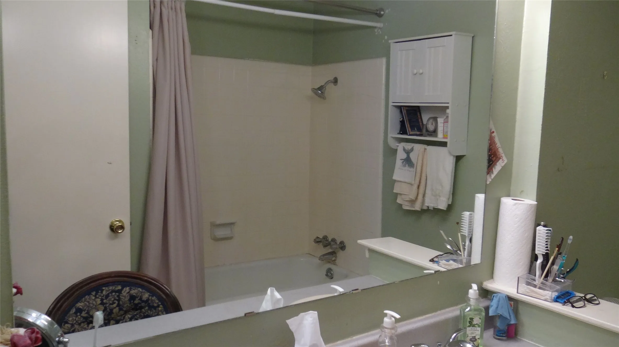 Single Family Residence For Sale in Denton County , 2107 Bordeaux Drive, Carrollton, Texas 75007, 3 Bedroom, 2 Bathroom, 2 Garage spaces, 1,333 Sqft, built in 1972, mls#21391044, Real Estate Agent in Carrollton, Homes For Sale in Denton county, Homes For Sale in Carrollton, Realtor in Carrollton Texas, Real Estate Brokerage Independent Realty Texas, Luminita Cordes Realtor