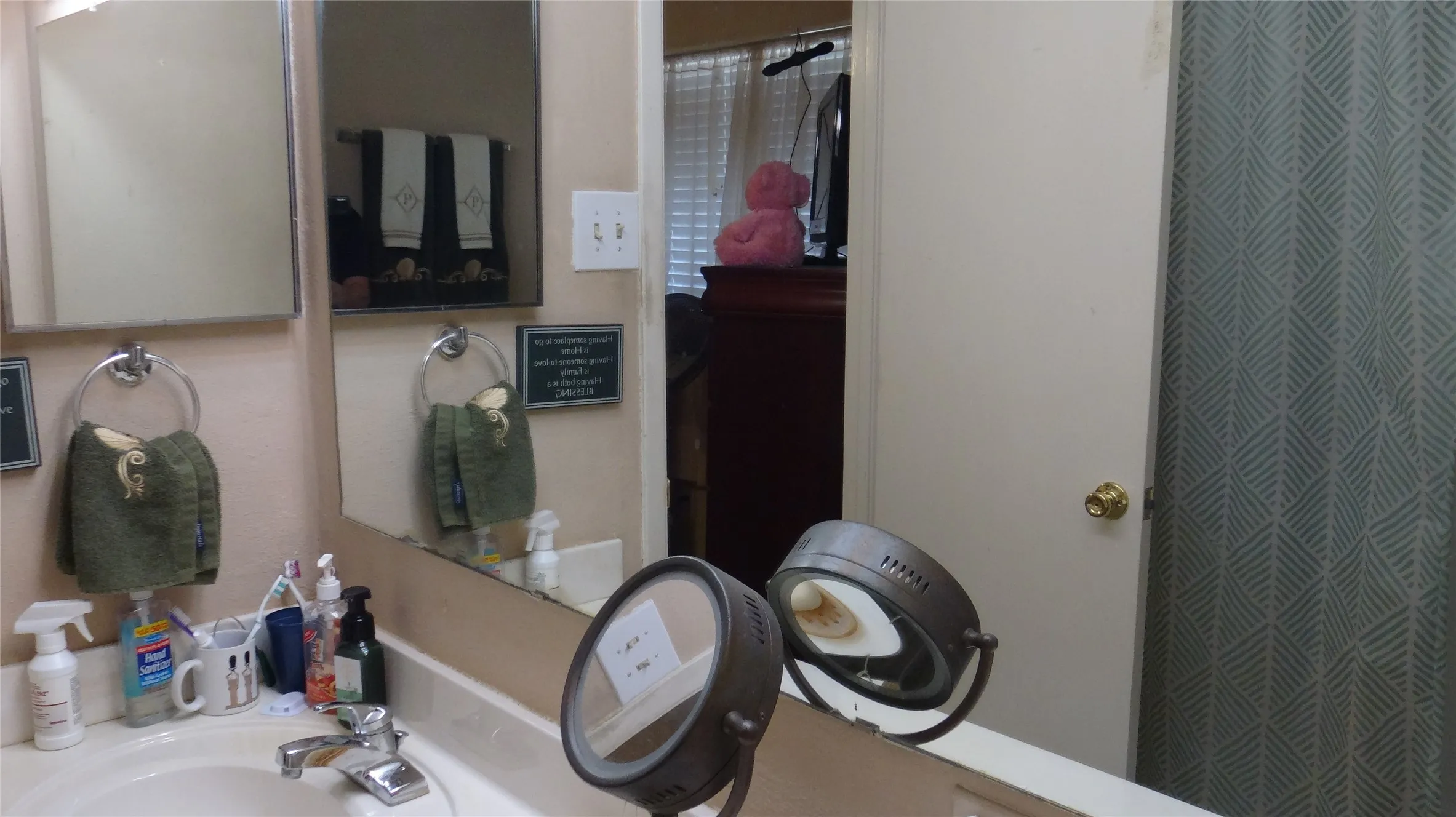 Single Family Residence For Sale in Denton County , 2107 Bordeaux Drive, Carrollton, Texas 75007, 3 Bedroom, 2 Bathroom, 2 Garage spaces, 1,333 Sqft, built in 1972, mls#21391044, Real Estate Agent in Carrollton, Homes For Sale in Denton county, Homes For Sale in Carrollton, Realtor in Carrollton Texas, Real Estate Brokerage Independent Realty Texas, Luminita Cordes Realtor