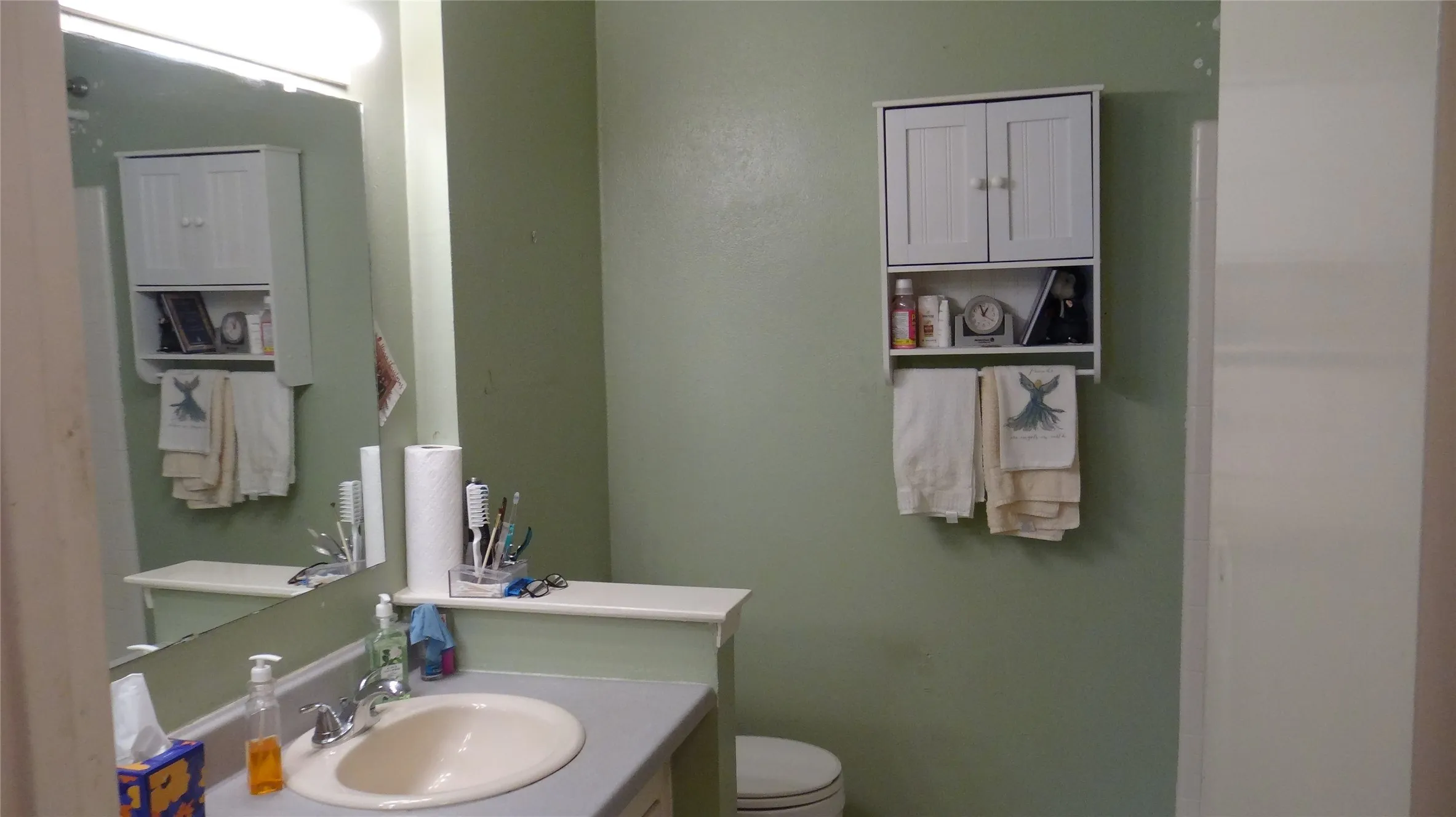 Single Family Residence For Sale in Denton County , 2107 Bordeaux Drive, Carrollton, Texas 75007, 3 Bedroom, 2 Bathroom, 2 Garage spaces, 1,333 Sqft, built in 1972, mls#21391044, Real Estate Agent in Carrollton, Homes For Sale in Denton county, Homes For Sale in Carrollton, Realtor in Carrollton Texas, Real Estate Brokerage Independent Realty Texas, Luminita Cordes Realtor