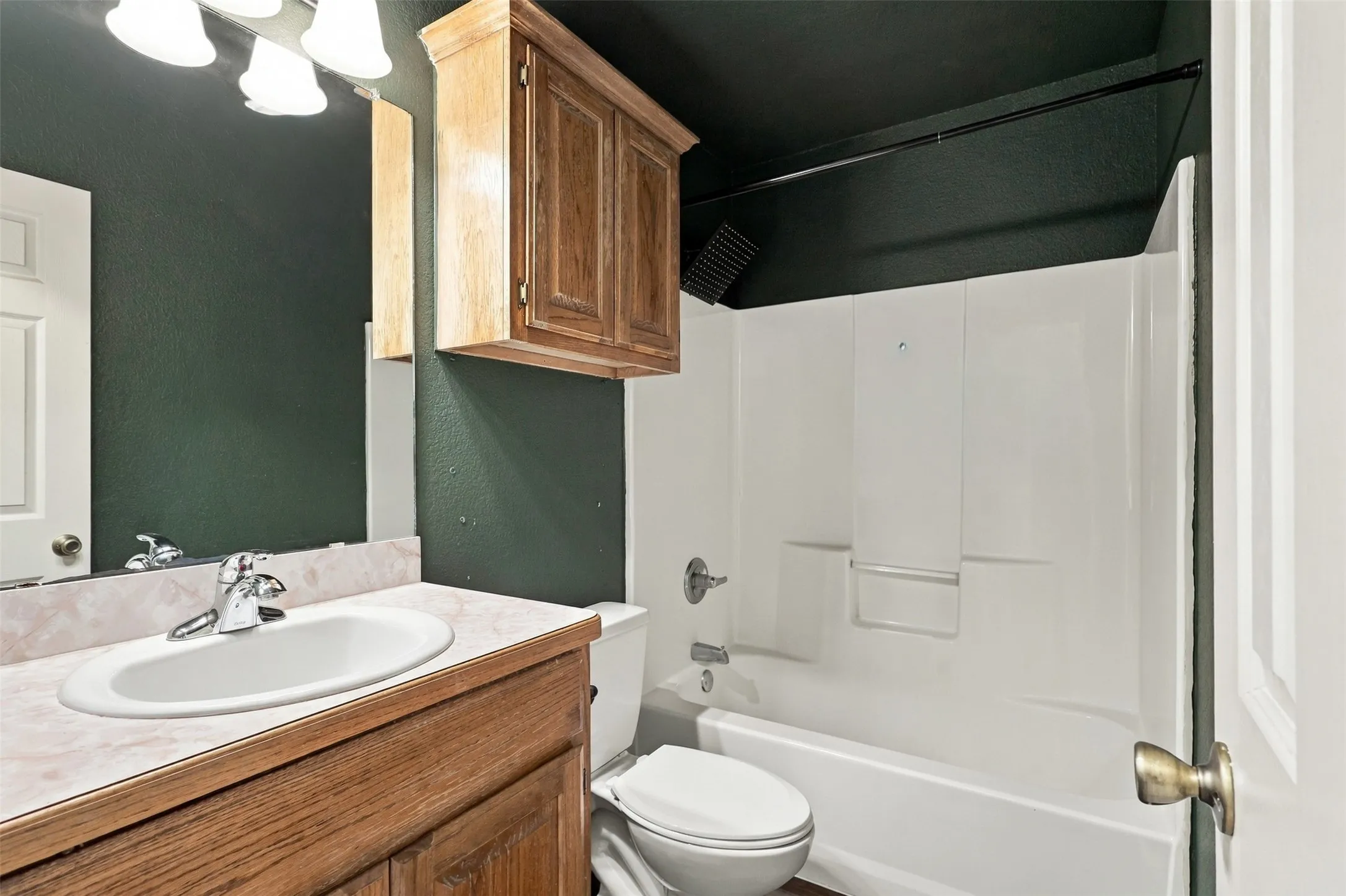 Single Family Residence For Sale in Parker County , 108 Chisolm Trail Court, Springtown, Texas 76082, 3 Bedroom, 2 Bathroom, 2 Garage spaces, 1,604 Sqft, built in 2007, mls#21391035, Real Estate Agent in Springtown, Homes For Sale in Parker county, Homes For Sale in Springtown, Realtor in Springtown Texas, Real Estate Brokerage Independent Realty Texas, Luminita Cordes Realtor