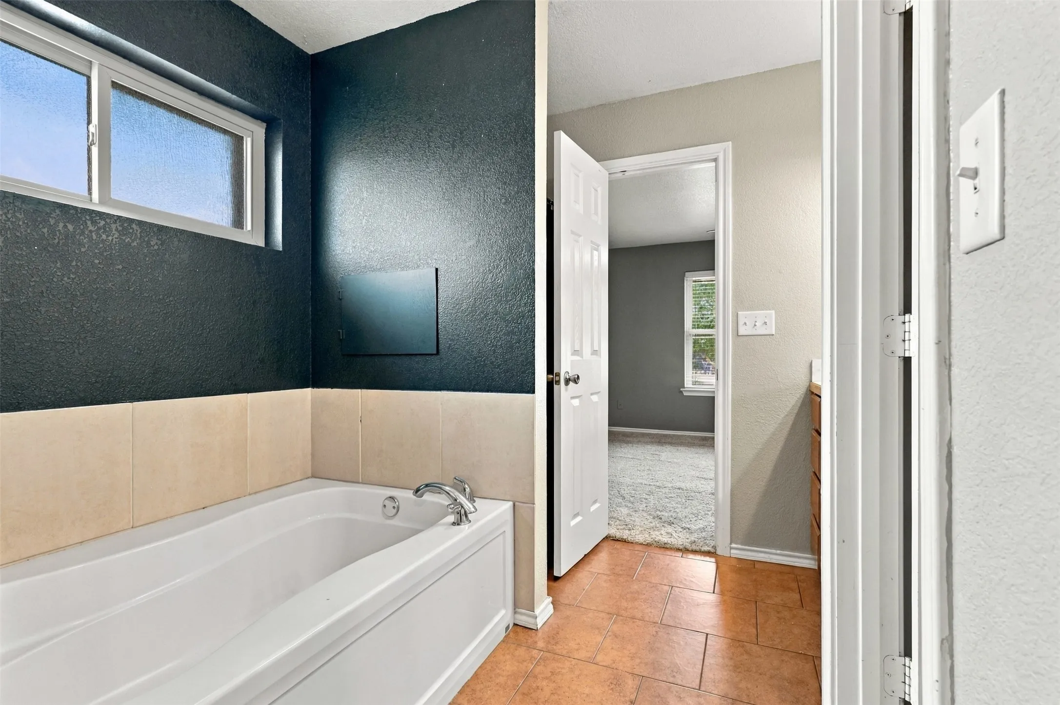 Single Family Residence For Sale in Parker County , 108 Chisolm Trail Court, Springtown, Texas 76082, 3 Bedroom, 2 Bathroom, 2 Garage spaces, 1,604 Sqft, built in 2007, mls#21391035, Real Estate Agent in Springtown, Homes For Sale in Parker county, Homes For Sale in Springtown, Realtor in Springtown Texas, Real Estate Brokerage Independent Realty Texas, Luminita Cordes Realtor