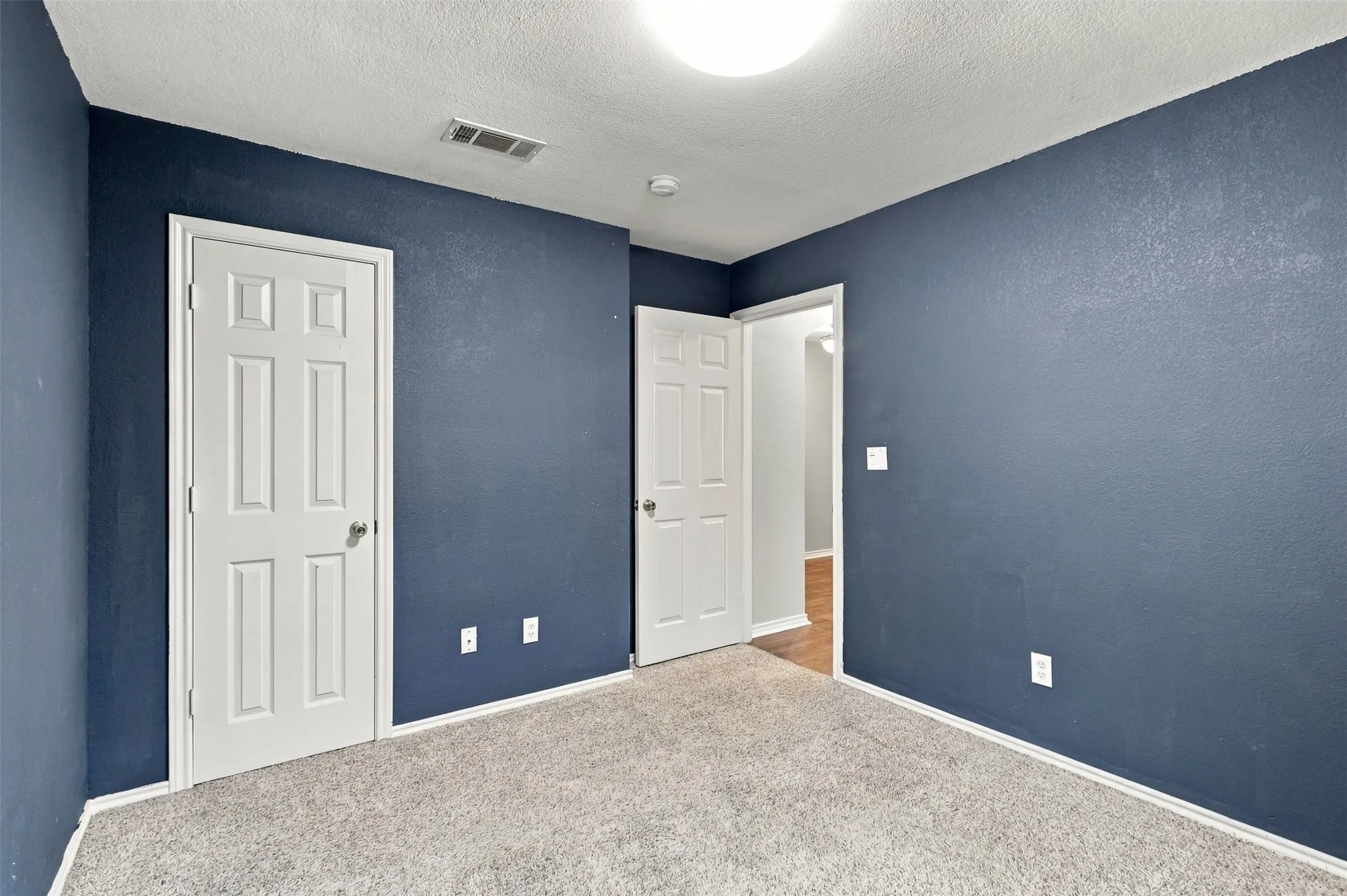 Single Family Residence For Sale in Parker County , 108 Chisolm Trail Court, Springtown, Texas 76082, 3 Bedroom, 2 Bathroom, 2 Garage spaces, 1,604 Sqft, built in 2007, mls#21391035, Real Estate Agent in Springtown, Homes For Sale in Parker county, Homes For Sale in Springtown, Realtor in Springtown Texas, Real Estate Brokerage Independent Realty Texas, Luminita Cordes Realtor