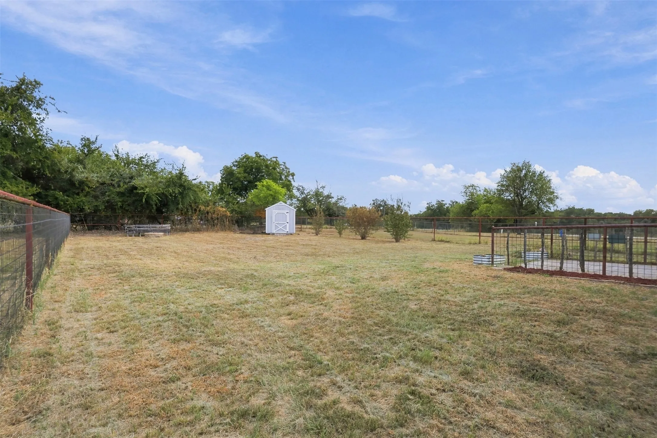 Single Family Residence For Sale in Parker County , 108 Chisolm Trail Court, Springtown, Texas 76082, 3 Bedroom, 2 Bathroom, 2 Garage spaces, 1,604 Sqft, built in 2007, mls#21391035, Real Estate Agent in Springtown, Homes For Sale in Parker county, Homes For Sale in Springtown, Realtor in Springtown Texas, Real Estate Brokerage Independent Realty Texas, Luminita Cordes Realtor