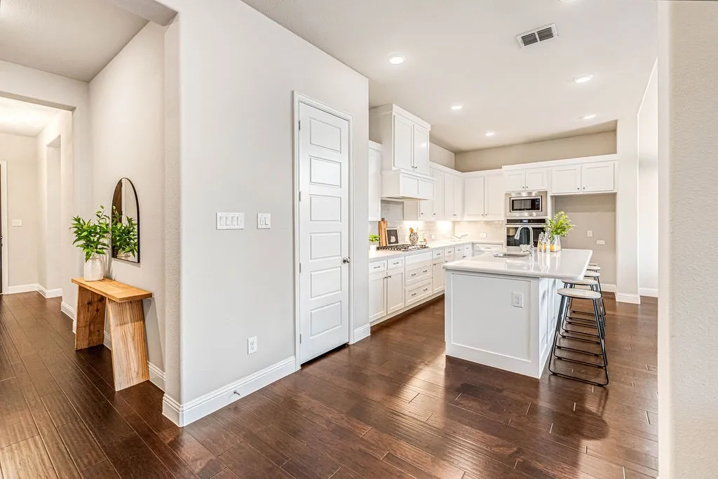 Single Family Residence For Sale in Denton County , 829 Boardwalk Way, Little Elm, Texas 76227, 3 Bedroom, 3 Bathroom, 3 Garage spaces, 2,639 Sqft, built in 2018, mls#21390743, Real Estate Agent in Little Elm, Homes For Sale in Denton county, Homes For Sale in Little Elm, Realtor in Little Elm Texas, Real Estate Brokerage Independent Realty Texas, Luminita Cordes Realtor