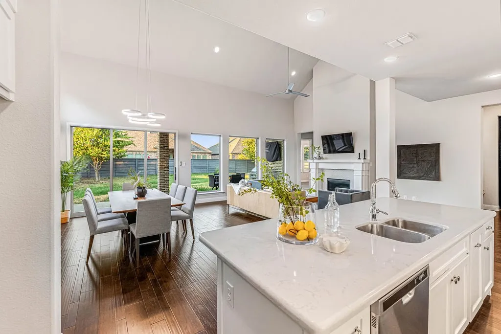 Single Family Residence For Sale in Denton County , 829 Boardwalk Way, Little Elm, Texas 76227, 3 Bedroom, 3 Bathroom, 3 Garage spaces, 2,639 Sqft, built in 2018, mls#21390743, Real Estate Agent in Little Elm, Homes For Sale in Denton county, Homes For Sale in Little Elm, Realtor in Little Elm Texas, Real Estate Brokerage Independent Realty Texas, Luminita Cordes Realtor