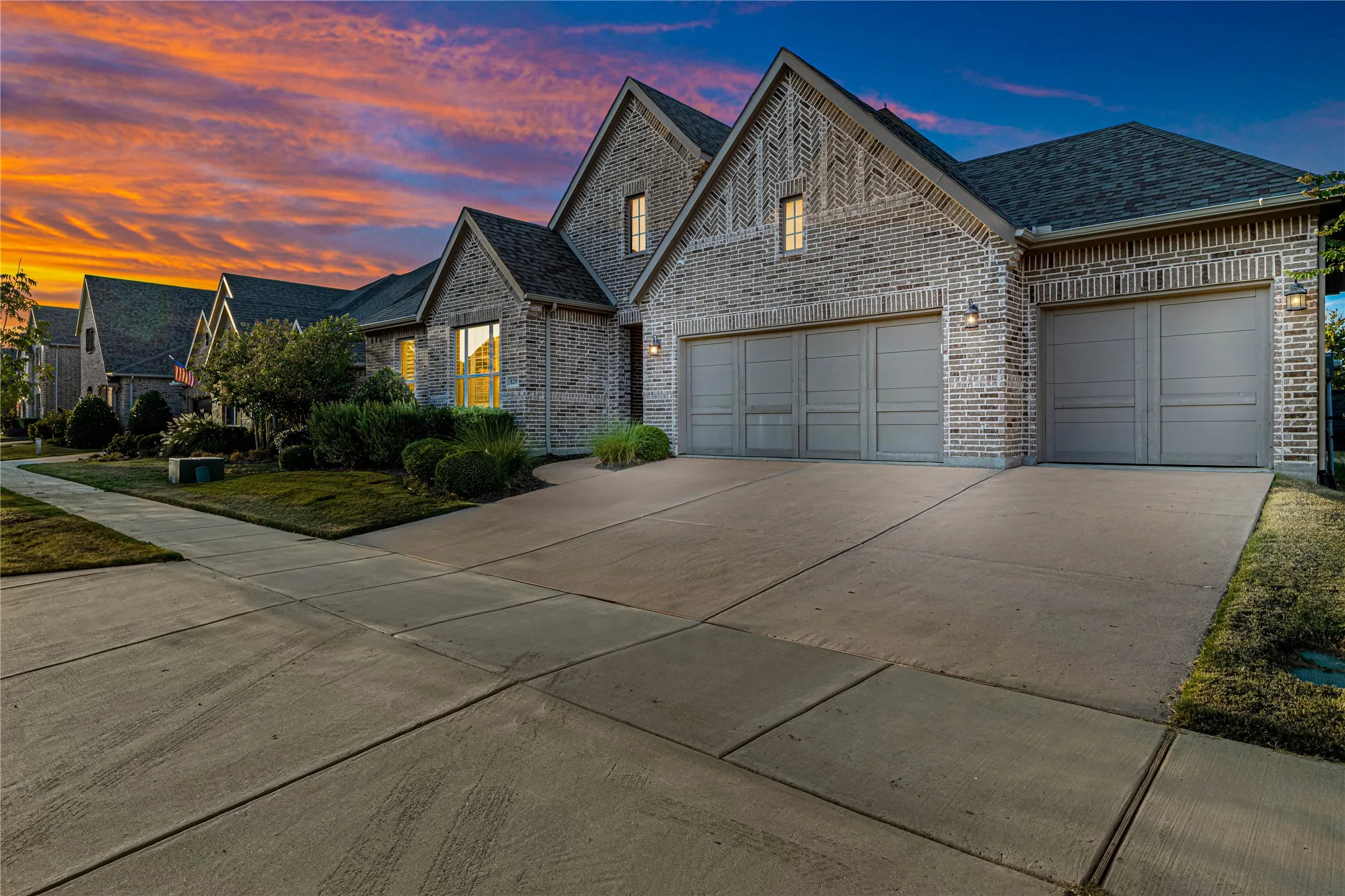 Single Family Residence For Sale in Denton County , 829 Boardwalk Way, Little Elm, Texas 76227, 3 Bedroom, 3 Bathroom, 3 Garage spaces, 2,639 Sqft, built in 2018, mls#21390743, Real Estate Agent in Little Elm, Homes For Sale in Denton county, Homes For Sale in Little Elm, Realtor in Little Elm Texas, Real Estate Brokerage Independent Realty Texas, Luminita Cordes Realtor