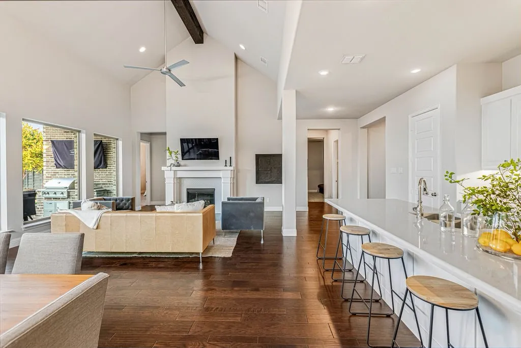 Single Family Residence For Sale in Denton County , 829 Boardwalk Way, Little Elm, Texas 76227, 3 Bedroom, 3 Bathroom, 3 Garage spaces, 2,639 Sqft, built in 2018, mls#21390743, Real Estate Agent in Little Elm, Homes For Sale in Denton county, Homes For Sale in Little Elm, Realtor in Little Elm Texas, Real Estate Brokerage Independent Realty Texas, Luminita Cordes Realtor
