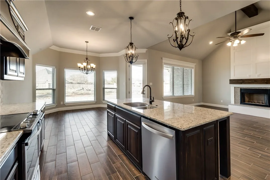 Single Family Residence For Rent in Hood County , 3100 Main Street, Granbury, Texas 76049, 4 Bedroom, 2 Bathroom, 2 Garage spaces, 2,017 Sqft, built in 2017, mls#21391058, Real Estate Agent in Granbury, Homes For Rent in Hood county, Homes For Rent in Granbury, Realtor in Granbury Texas, Real Estate Brokerage Independent Realty Texas, Luminita Cordes Realtor