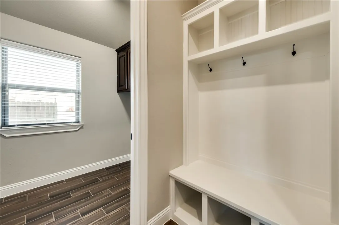 Single Family Residence For Rent in Hood County , 3100 Main Street, Granbury, Texas 76049, 4 Bedroom, 2 Bathroom, 2 Garage spaces, 2,017 Sqft, built in 2017, mls#21391058, Real Estate Agent in Granbury, Homes For Rent in Hood county, Homes For Rent in Granbury, Realtor in Granbury Texas, Real Estate Brokerage Independent Realty Texas, Luminita Cordes Realtor
