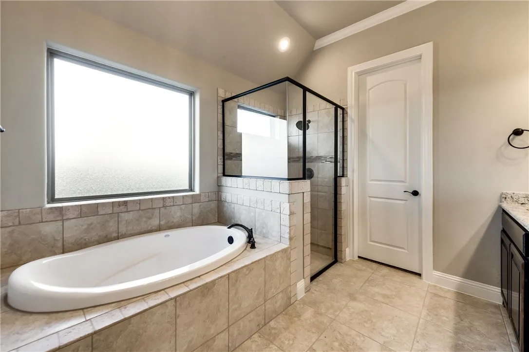 Single Family Residence For Rent in Hood County , 3100 Main Street, Granbury, Texas 76049, 4 Bedroom, 2 Bathroom, 2 Garage spaces, 2,017 Sqft, built in 2017, mls#21391058, Real Estate Agent in Granbury, Homes For Rent in Hood county, Homes For Rent in Granbury, Realtor in Granbury Texas, Real Estate Brokerage Independent Realty Texas, Luminita Cordes Realtor