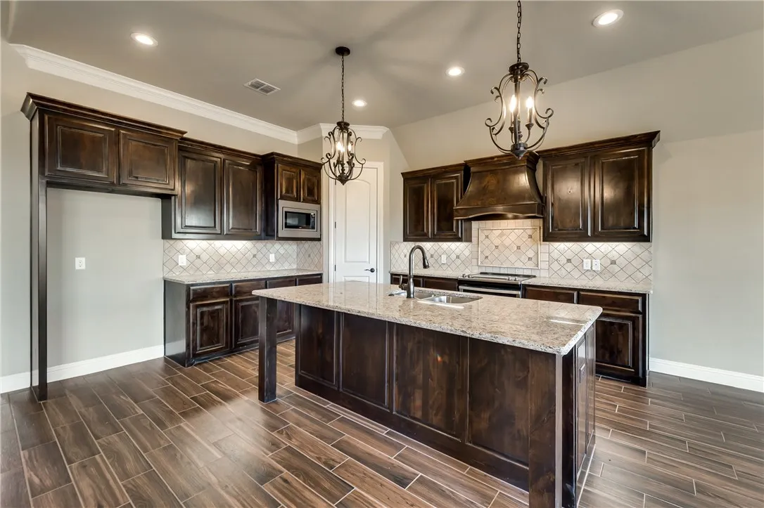 Single Family Residence For Rent in Hood County , 3100 Main Street, Granbury, Texas 76049, 4 Bedroom, 2 Bathroom, 2 Garage spaces, 2,017 Sqft, built in 2017, mls#21391058, Real Estate Agent in Granbury, Homes For Rent in Hood county, Homes For Rent in Granbury, Realtor in Granbury Texas, Real Estate Brokerage Independent Realty Texas, Luminita Cordes Realtor