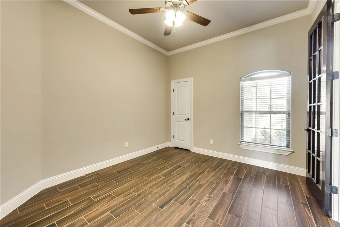 Single Family Residence For Rent in Hood County , 3100 Main Street, Granbury, Texas 76049, 4 Bedroom, 2 Bathroom, 2 Garage spaces, 2,017 Sqft, built in 2017, mls#21391058, Real Estate Agent in Granbury, Homes For Rent in Hood county, Homes For Rent in Granbury, Realtor in Granbury Texas, Real Estate Brokerage Independent Realty Texas, Luminita Cordes Realtor