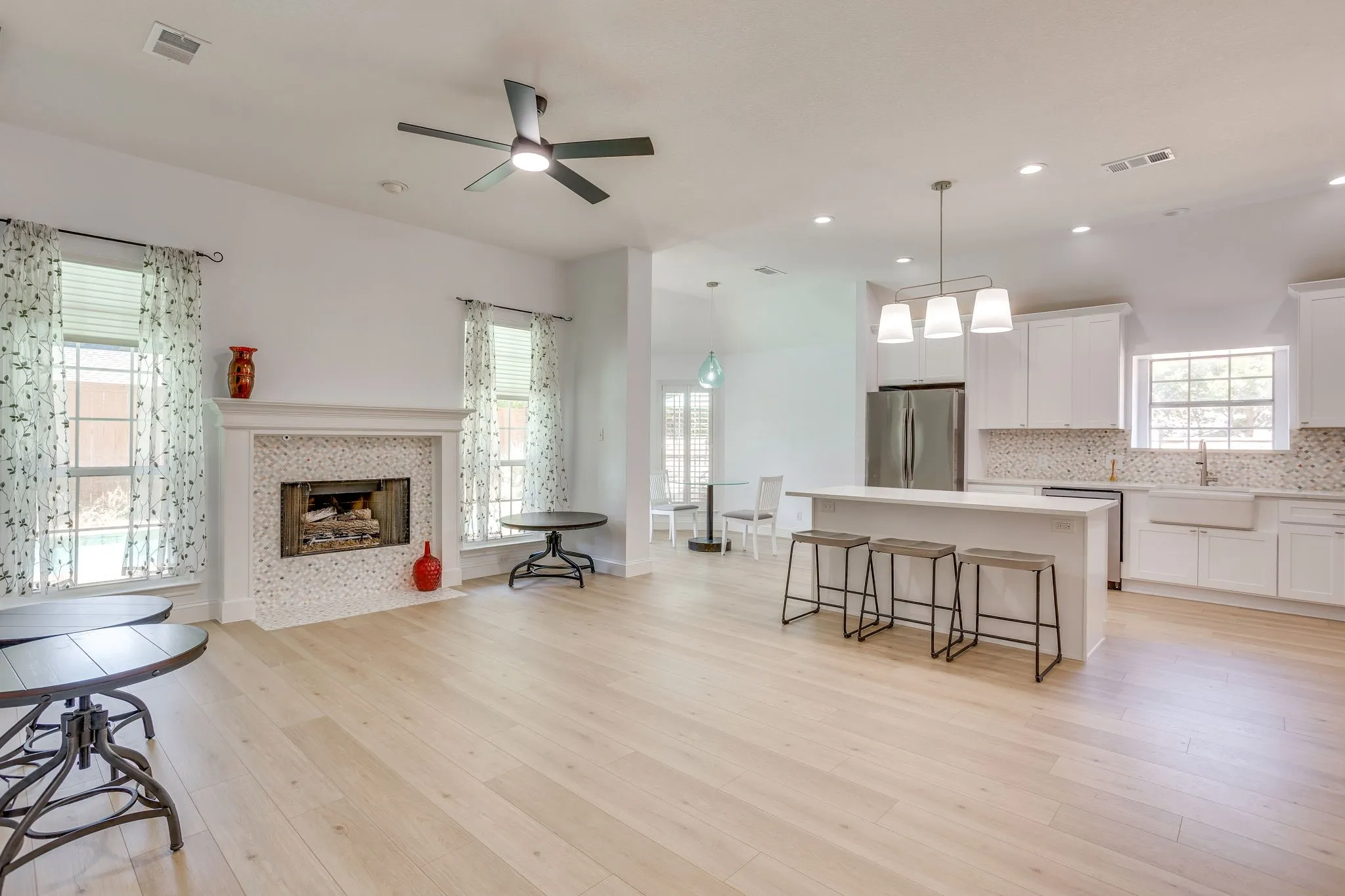 Single Family Residence For Sale in Tarrant County , 3100 Andrew Court, Bedford, Texas 76021, 4 Bedroom, 2 Bathroom, 2 Garage spaces, 2,374 Sqft, built in 1994, mls#21390787, Real Estate Agent in Bedford, Homes For Sale in Tarrant county, Homes For Sale in Bedford, Realtor in Bedford Texas, Real Estate Brokerage Independent Realty Texas, Luminita Cordes Realtor