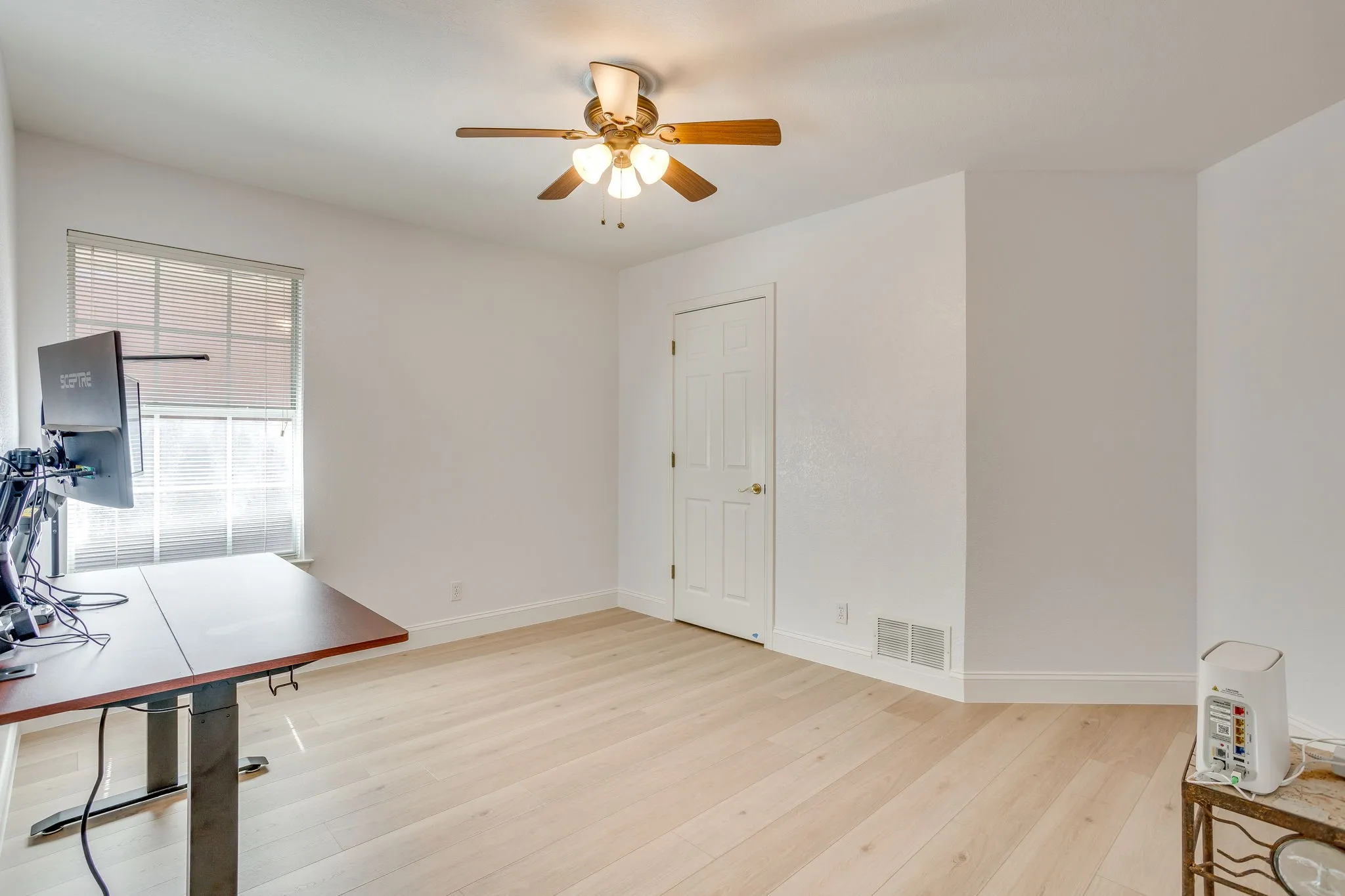 Single Family Residence For Sale in Tarrant County , 3100 Andrew Court, Bedford, Texas 76021, 4 Bedroom, 2 Bathroom, 2 Garage spaces, 2,374 Sqft, built in 1994, mls#21390787, Real Estate Agent in Bedford, Homes For Sale in Tarrant county, Homes For Sale in Bedford, Realtor in Bedford Texas, Real Estate Brokerage Independent Realty Texas, Luminita Cordes Realtor