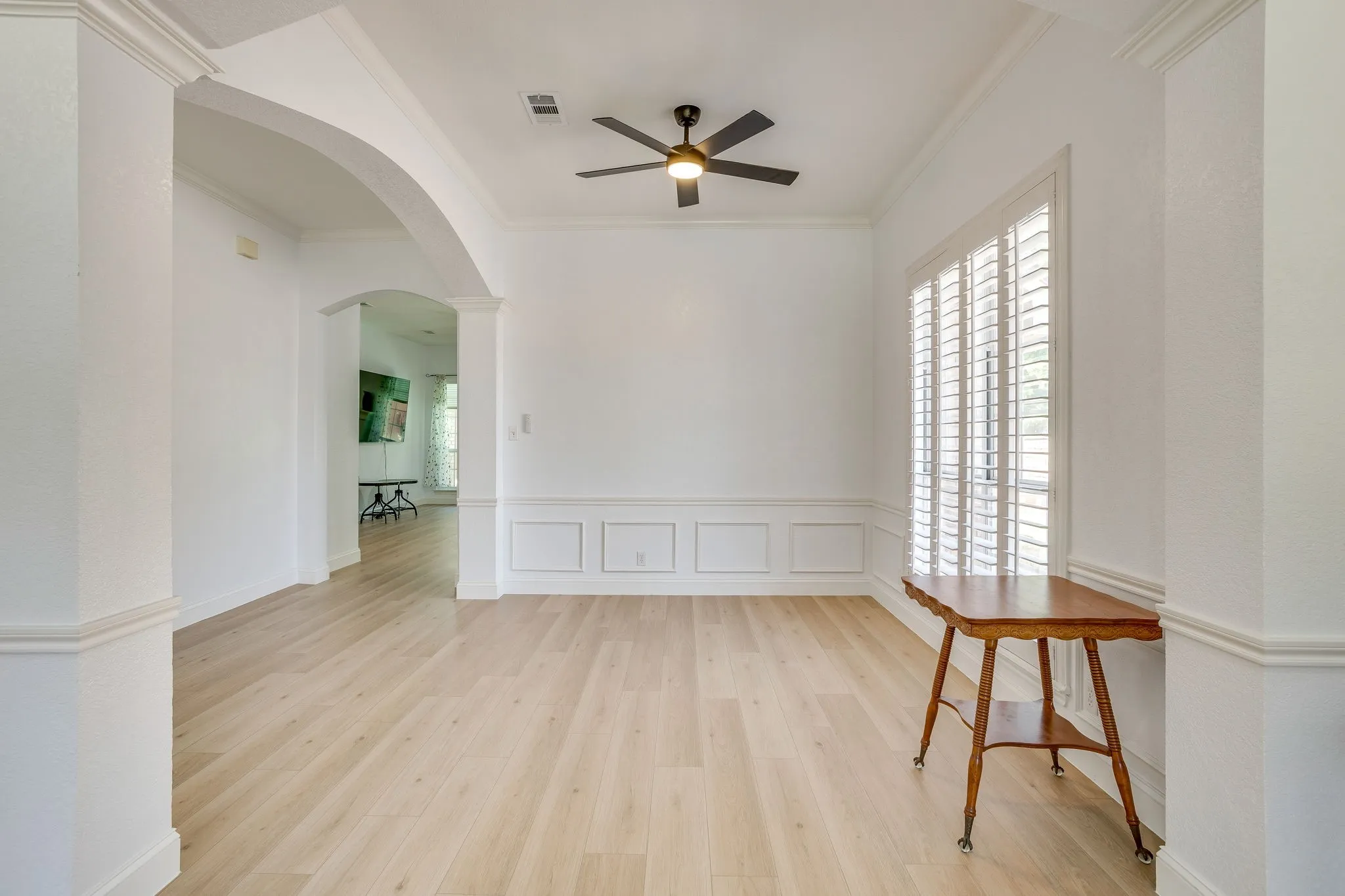 Single Family Residence For Sale in Tarrant County , 3100 Andrew Court, Bedford, Texas 76021, 4 Bedroom, 2 Bathroom, 2 Garage spaces, 2,374 Sqft, built in 1994, mls#21390787, Real Estate Agent in Bedford, Homes For Sale in Tarrant county, Homes For Sale in Bedford, Realtor in Bedford Texas, Real Estate Brokerage Independent Realty Texas, Luminita Cordes Realtor