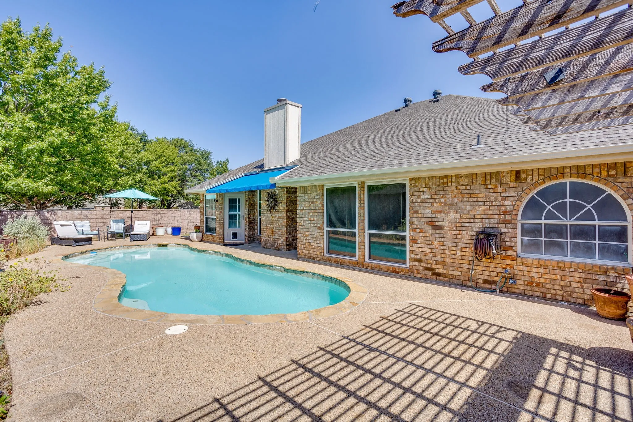 Single Family Residence For Sale in Tarrant County , 3100 Andrew Court, Bedford, Texas 76021, 4 Bedroom, 2 Bathroom, 2 Garage spaces, 2,374 Sqft, built in 1994, mls#21390787, Real Estate Agent in Bedford, Homes For Sale in Tarrant county, Homes For Sale in Bedford, Realtor in Bedford Texas, Real Estate Brokerage Independent Realty Texas, Luminita Cordes Realtor