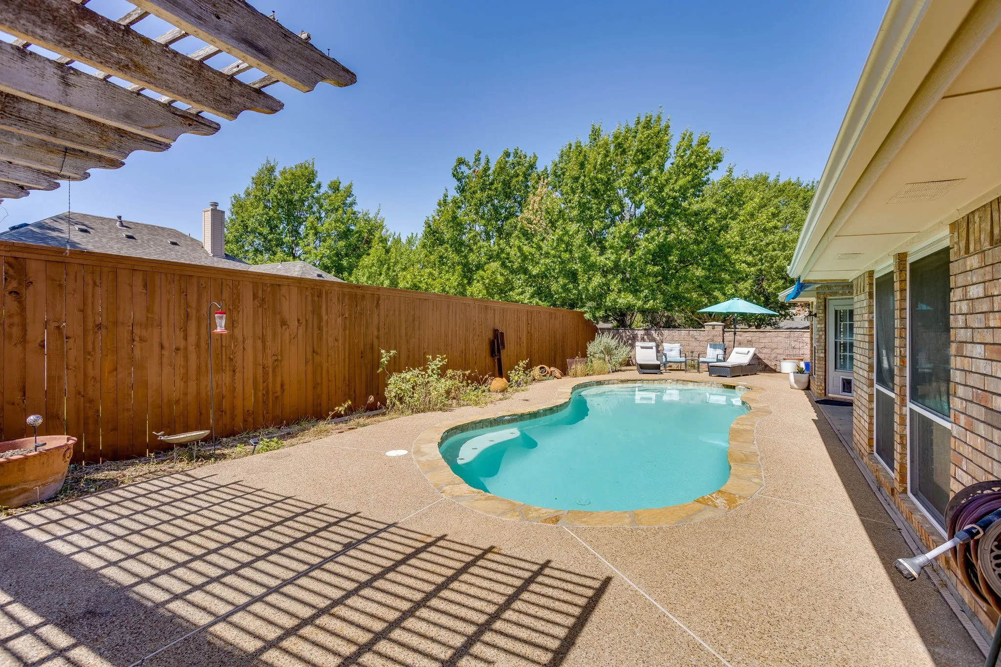 Single Family Residence For Sale in Tarrant County , 3100 Andrew Court, Bedford, Texas 76021, 4 Bedroom, 2 Bathroom, 2 Garage spaces, 2,374 Sqft, built in 1994, mls#21390787, Real Estate Agent in Bedford, Homes For Sale in Tarrant county, Homes For Sale in Bedford, Realtor in Bedford Texas, Real Estate Brokerage Independent Realty Texas, Luminita Cordes Realtor