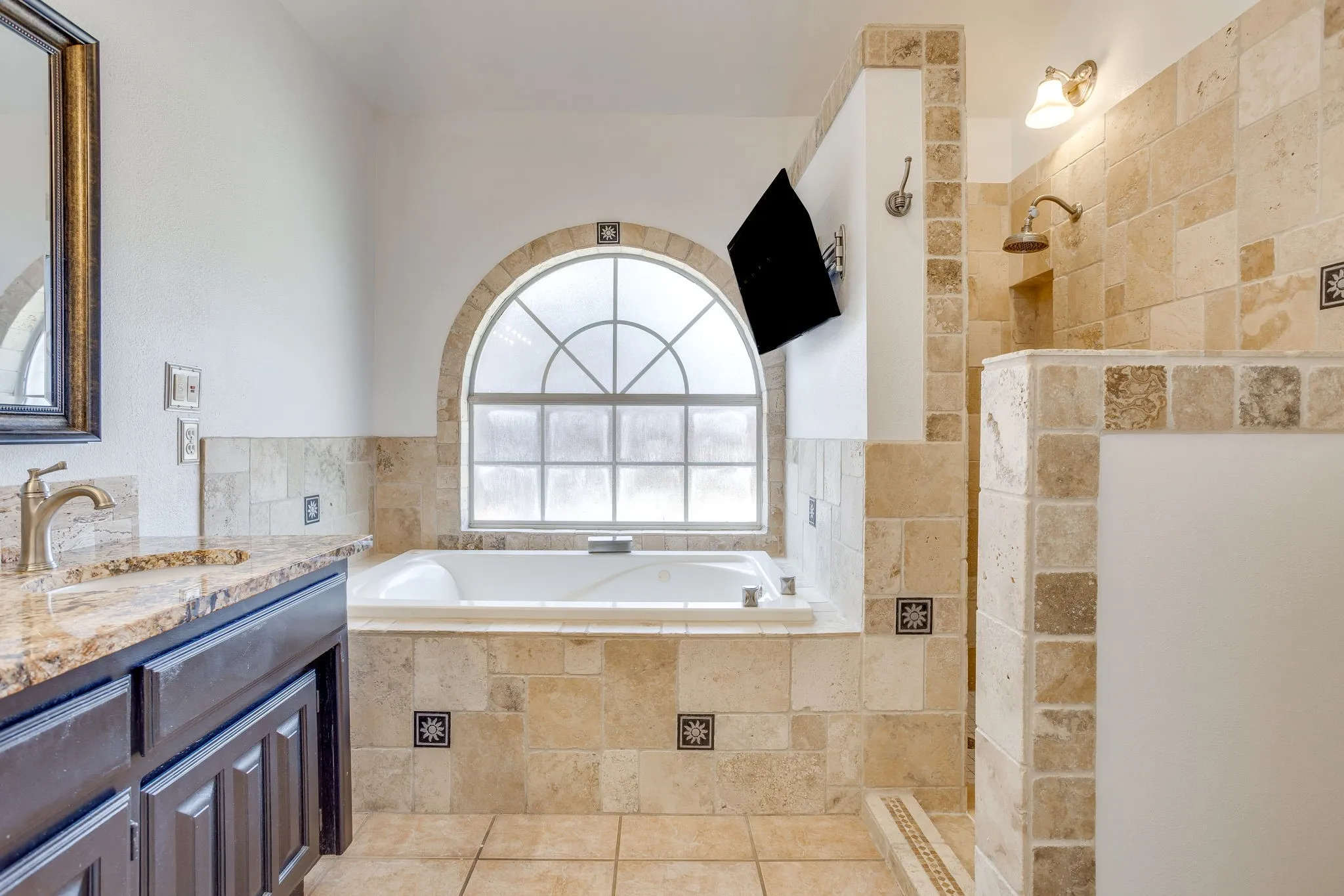 Single Family Residence For Sale in Tarrant County , 3100 Andrew Court, Bedford, Texas 76021, 4 Bedroom, 2 Bathroom, 2 Garage spaces, 2,374 Sqft, built in 1994, mls#21390787, Real Estate Agent in Bedford, Homes For Sale in Tarrant county, Homes For Sale in Bedford, Realtor in Bedford Texas, Real Estate Brokerage Independent Realty Texas, Luminita Cordes Realtor