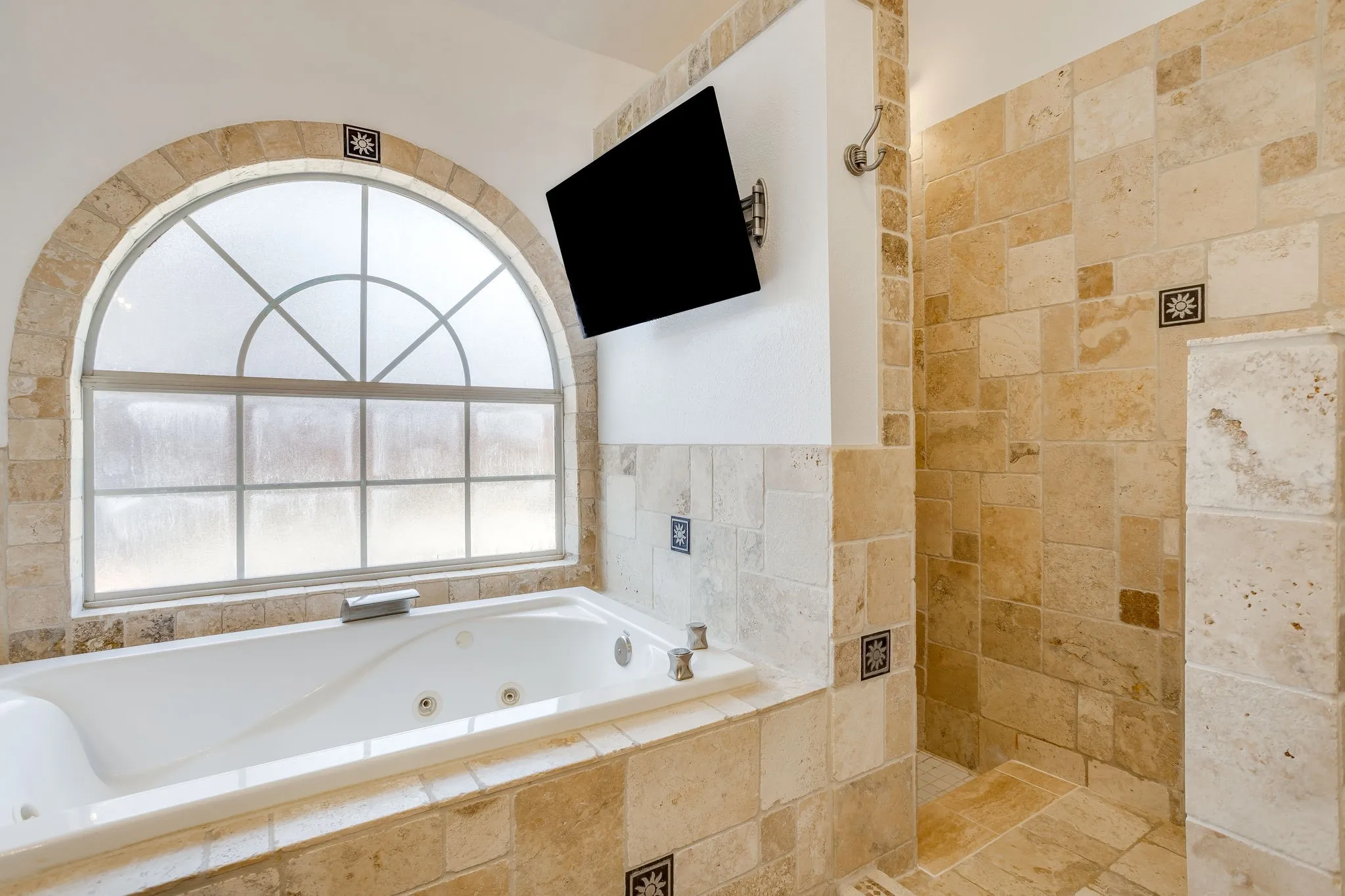 Single Family Residence For Sale in Tarrant County , 3100 Andrew Court, Bedford, Texas 76021, 4 Bedroom, 2 Bathroom, 2 Garage spaces, 2,374 Sqft, built in 1994, mls#21390787, Real Estate Agent in Bedford, Homes For Sale in Tarrant county, Homes For Sale in Bedford, Realtor in Bedford Texas, Real Estate Brokerage Independent Realty Texas, Luminita Cordes Realtor