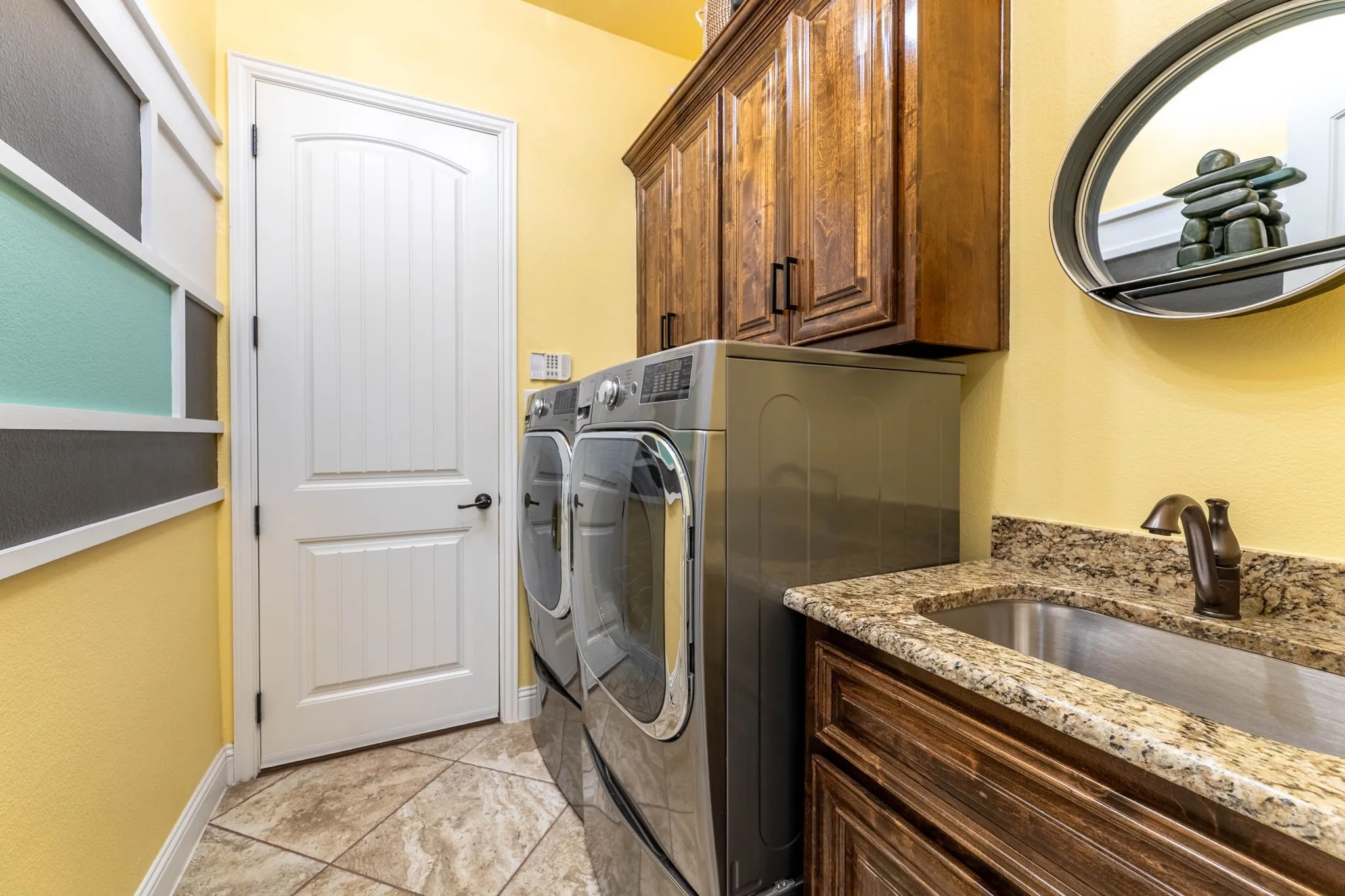 Single Family Residence For Sale in Rockwall County , 1013 Calm Crest Drive, Rockwall, Texas 75087, 4 Bedroom, 4 Bathroom, 3 Garage spaces, 3,832 Sqft, built in 2016, mls#21391059, Real Estate Agent in Rockwall, Homes For Sale in Rockwall county, Homes For Sale in Rockwall, Realtor in Rockwall Texas, Real Estate Brokerage Independent Realty Texas, Luminita Cordes Realtor