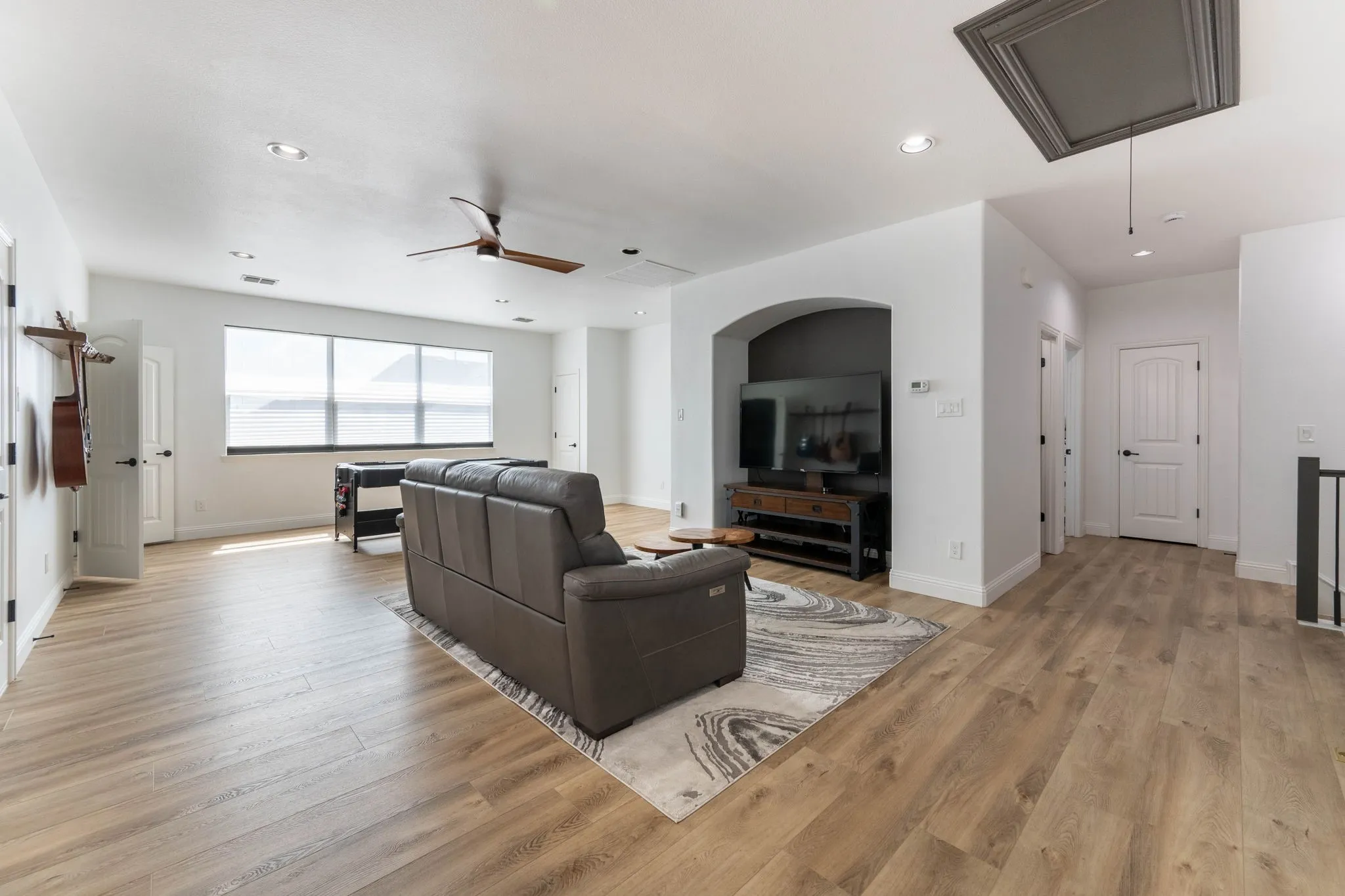 Single Family Residence For Sale in Rockwall County , 1013 Calm Crest Drive, Rockwall, Texas 75087, 4 Bedroom, 4 Bathroom, 3 Garage spaces, 3,832 Sqft, built in 2016, mls#21391059, Real Estate Agent in Rockwall, Homes For Sale in Rockwall county, Homes For Sale in Rockwall, Realtor in Rockwall Texas, Real Estate Brokerage Independent Realty Texas, Luminita Cordes Realtor