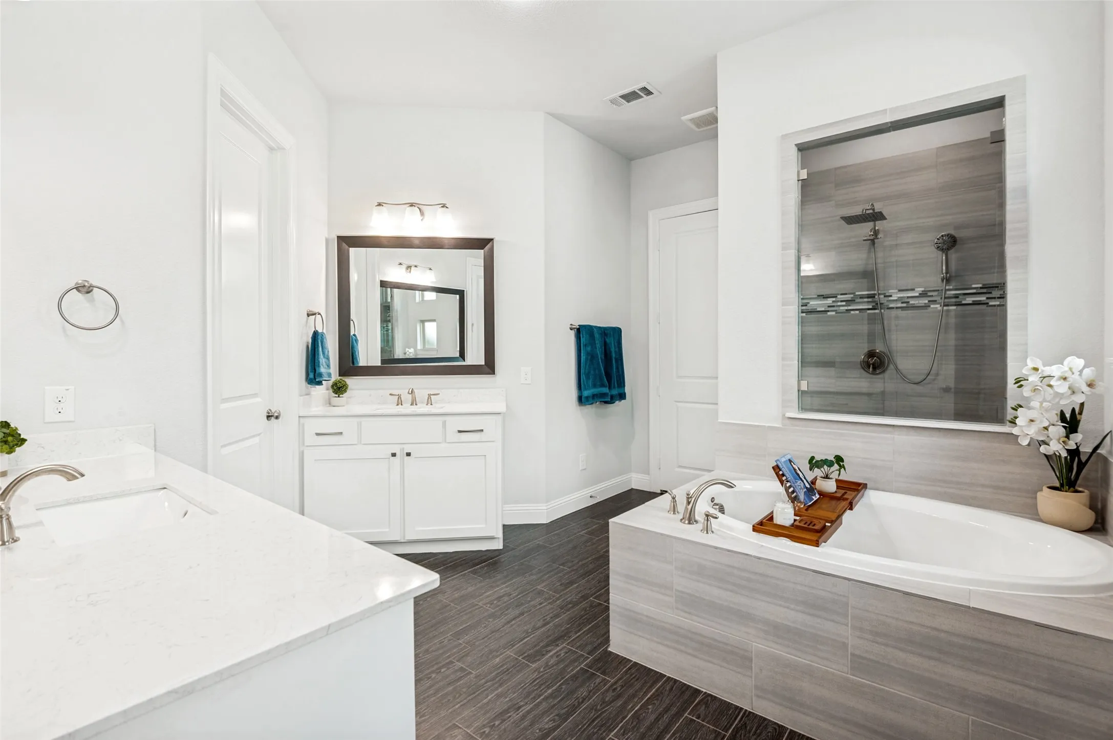 Single Family Residence For Sale in Denton County , 3536 Sevilla Drive, Frisco, Texas 75034, 3 Bedroom, 4 Bathroom, 2 Garage spaces, 2,678 Sqft, built in 2019, mls#21391062, Real Estate Agent in Frisco, Homes For Sale in Denton county, Homes For Sale in Frisco, Realtor in Frisco Texas, Real Estate Brokerage Independent Realty Texas, Luminita Cordes Realtor
